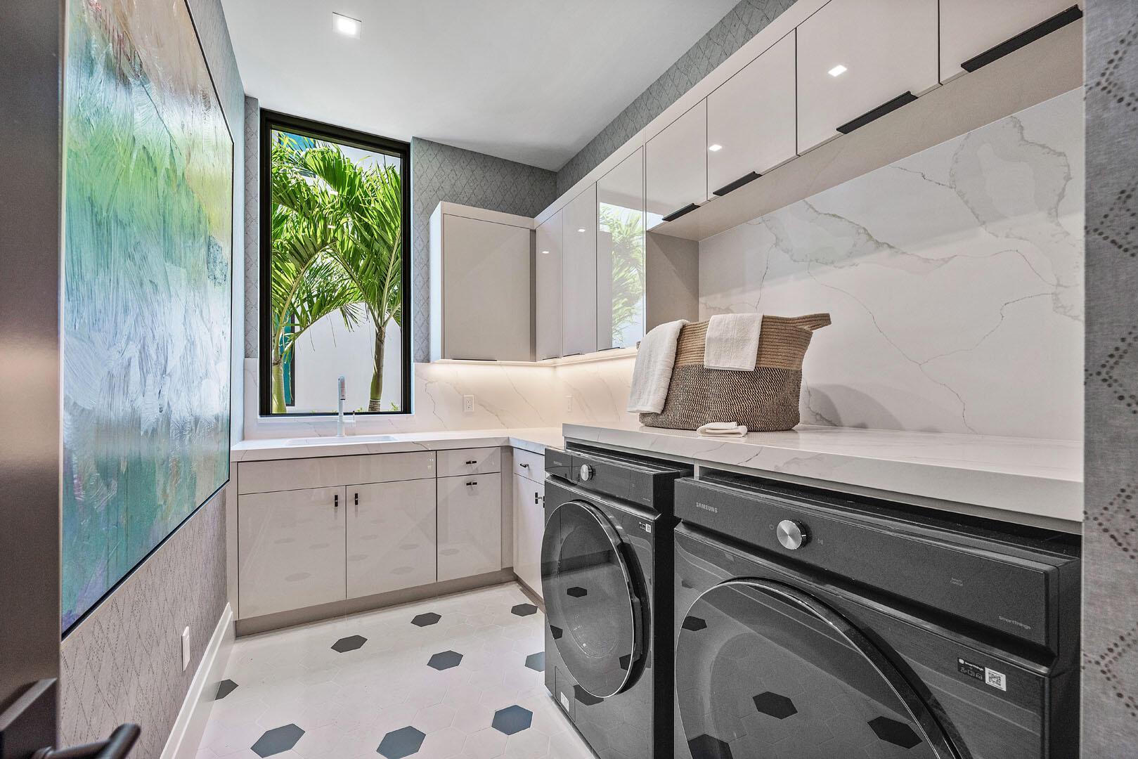 ROYAL PALM YACHT & COUNTR - Residential