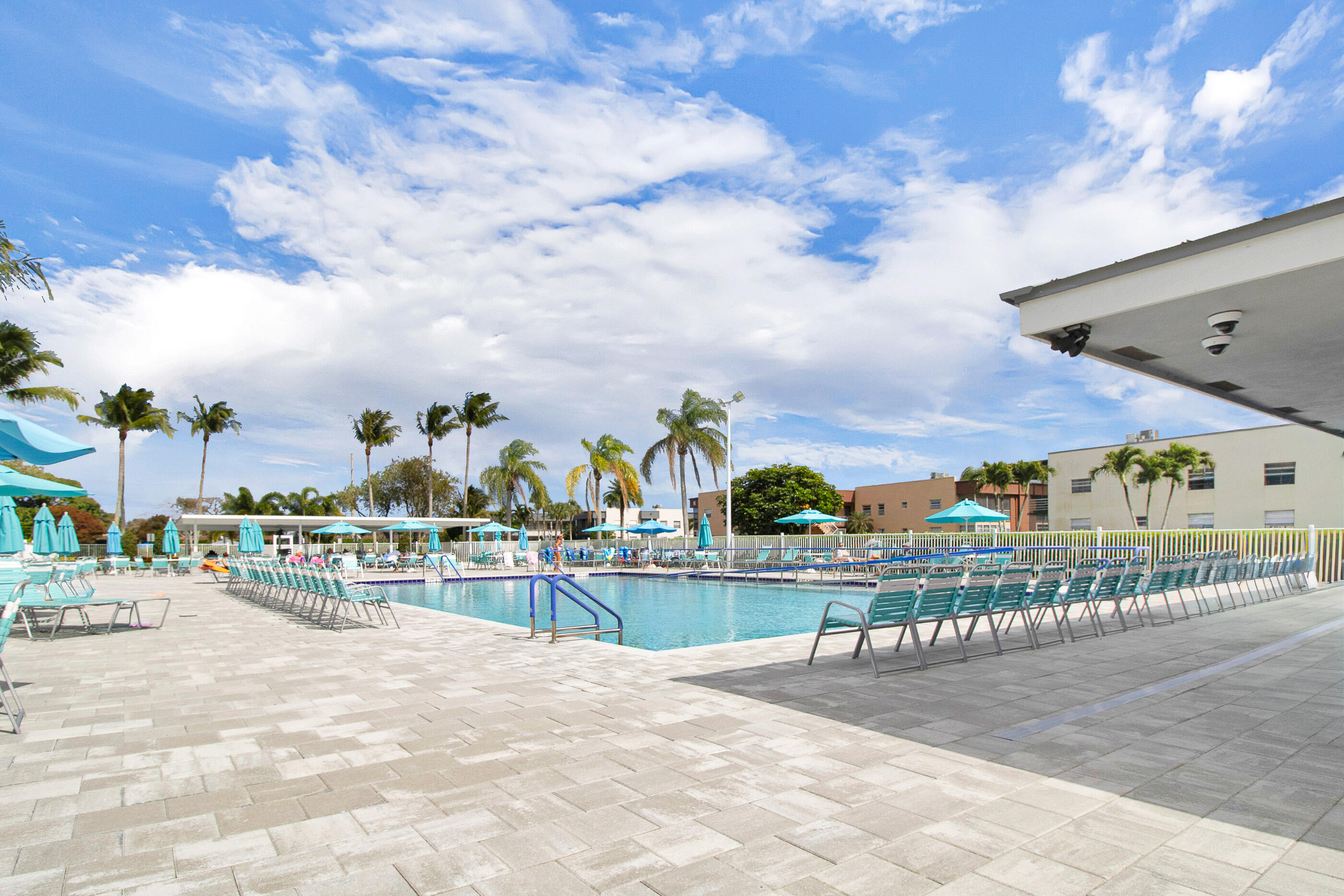 KINGS POINT CAPRI CONDOS - Residential