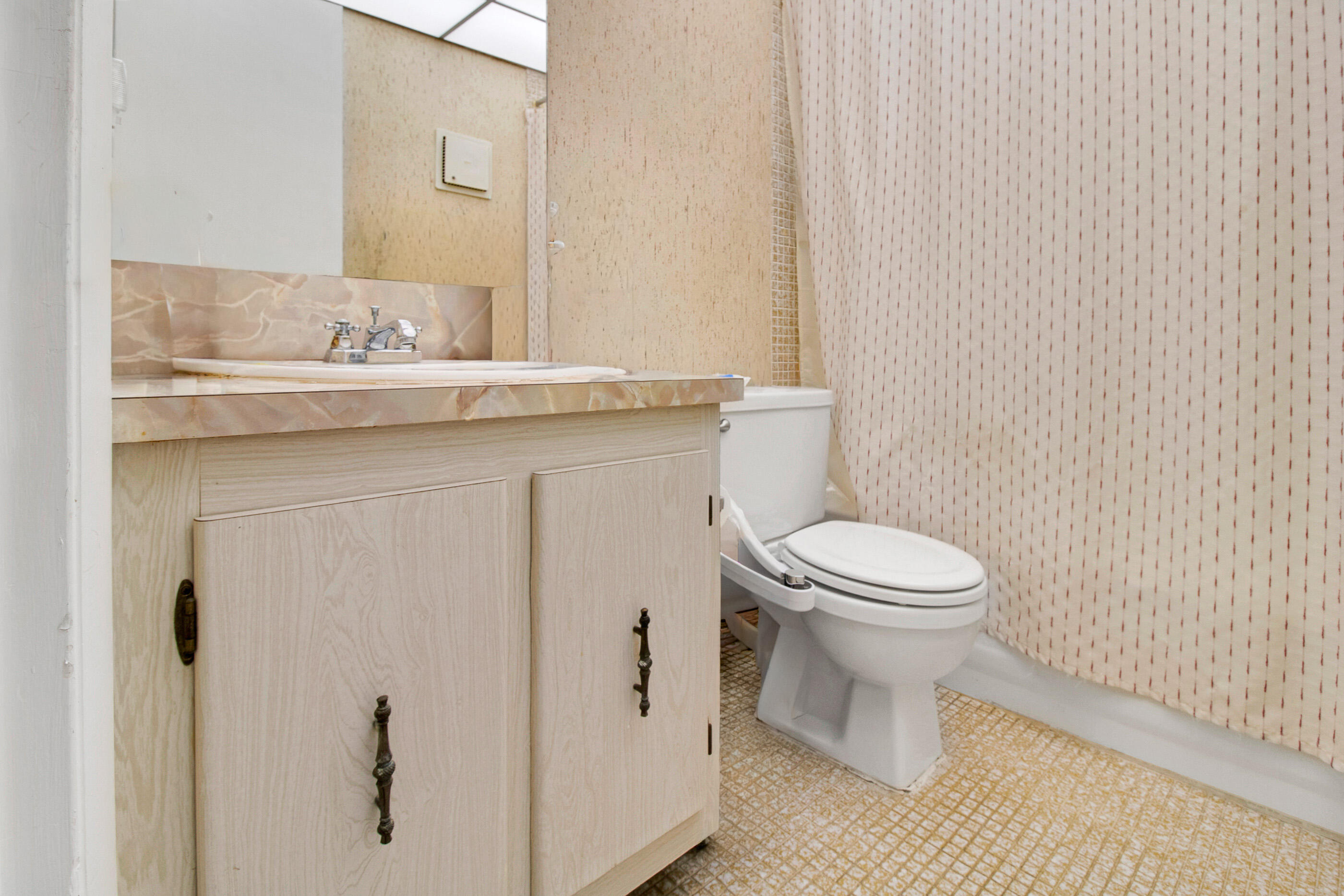 KINGS POINT CAPRI CONDOS - Residential