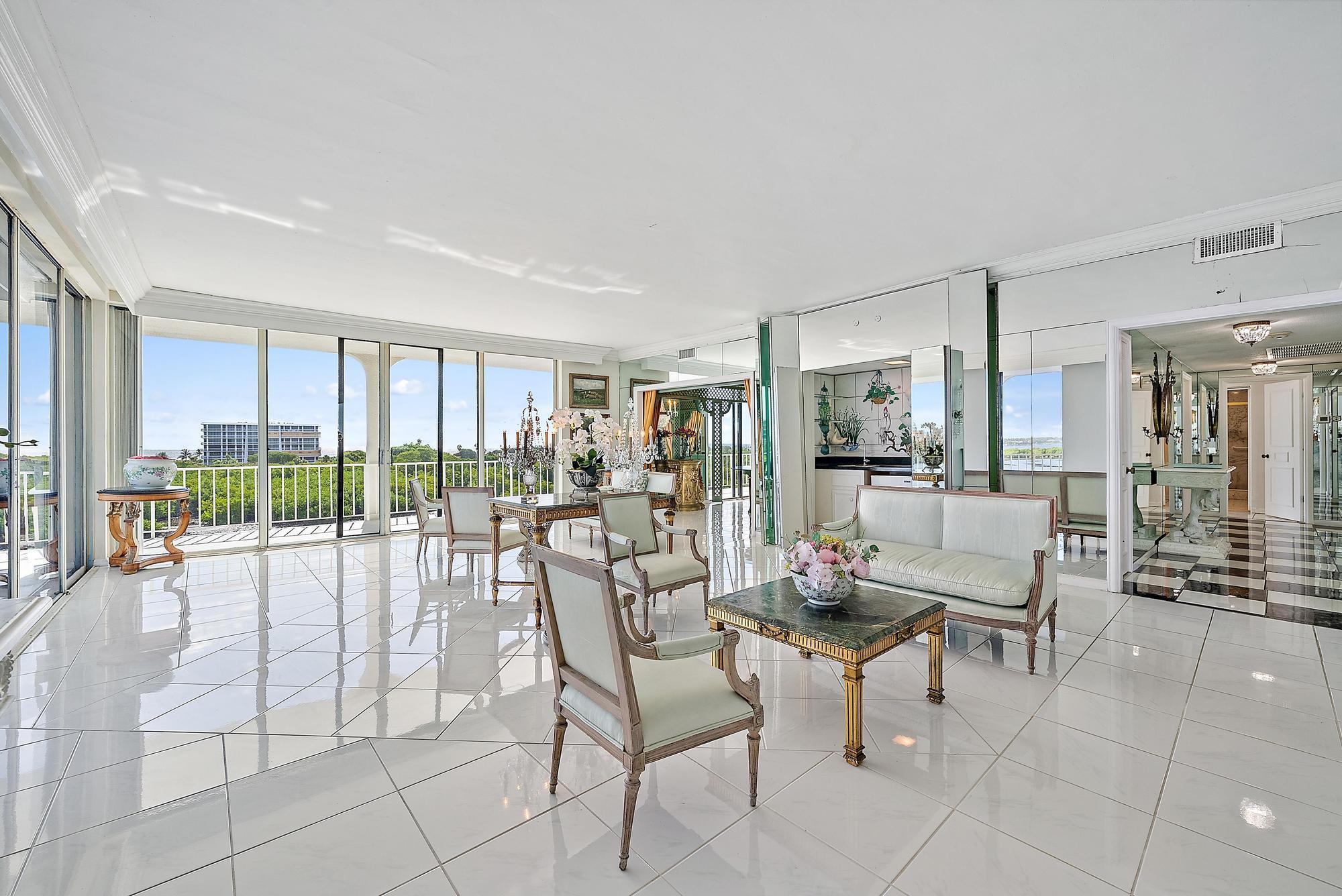 TOWER VALLENCAY OF IBIS I - Residential