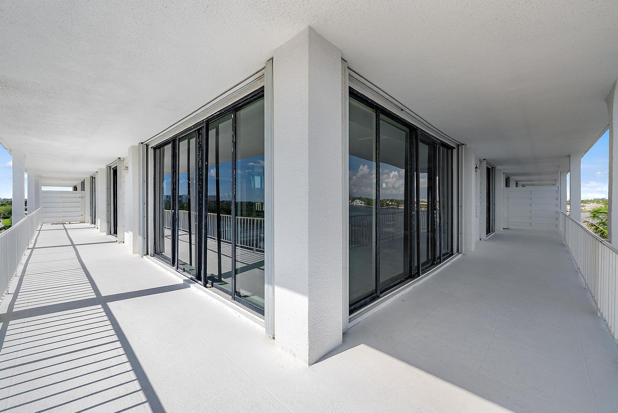 TOWER VALLENCAY OF IBIS I - Residential