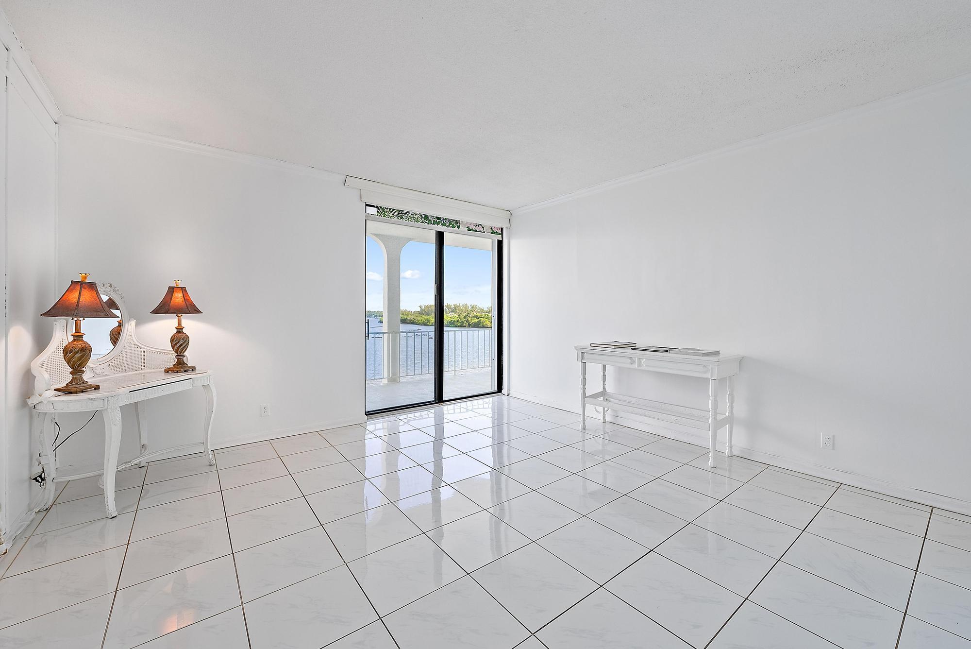 TOWER VALLENCAY OF IBIS I - Residential