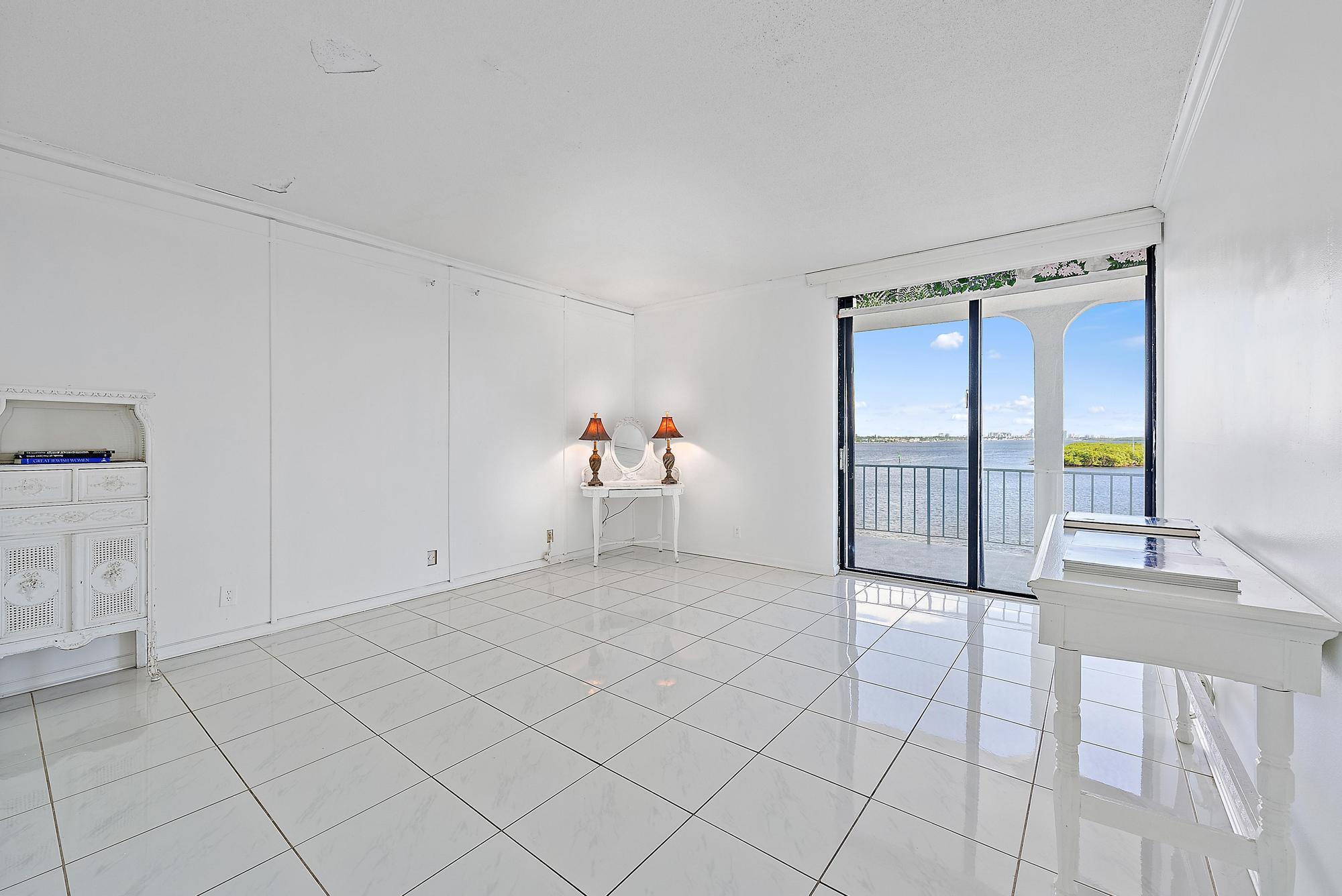 TOWER VALLENCAY OF IBIS I - Residential