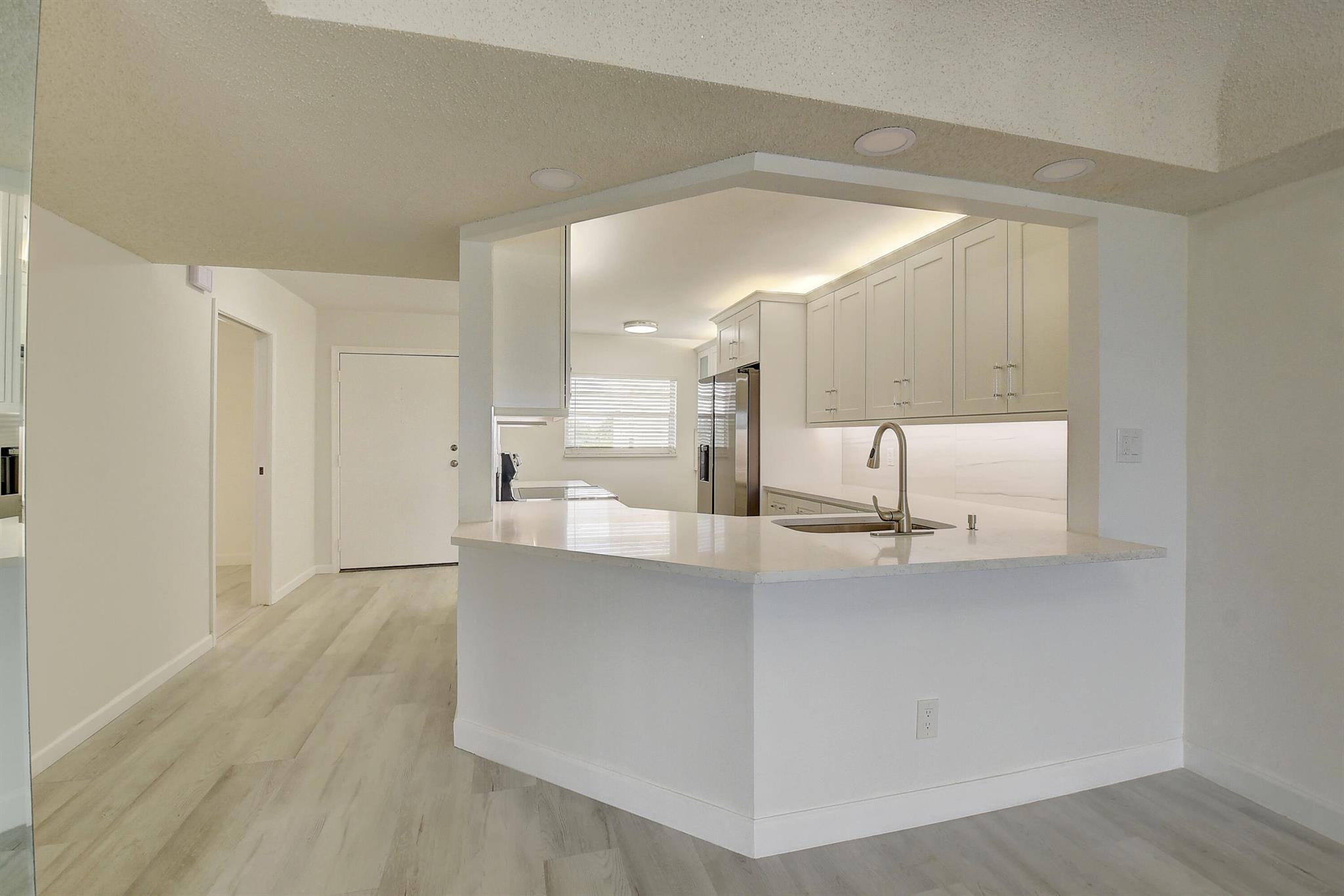 BARWOOD CONDO - Residential