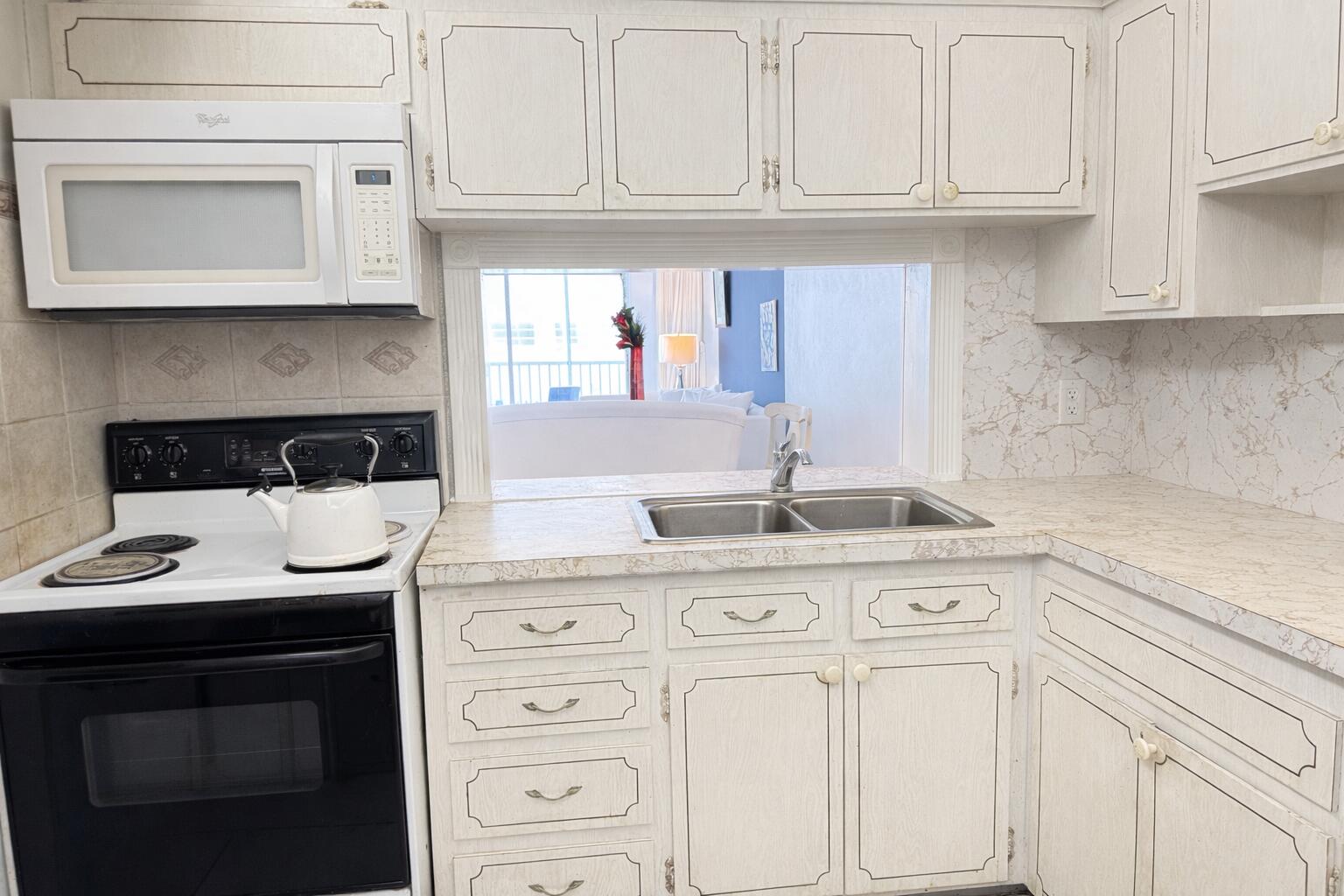 FIRST GULFSTREAM GARDEN - Residential