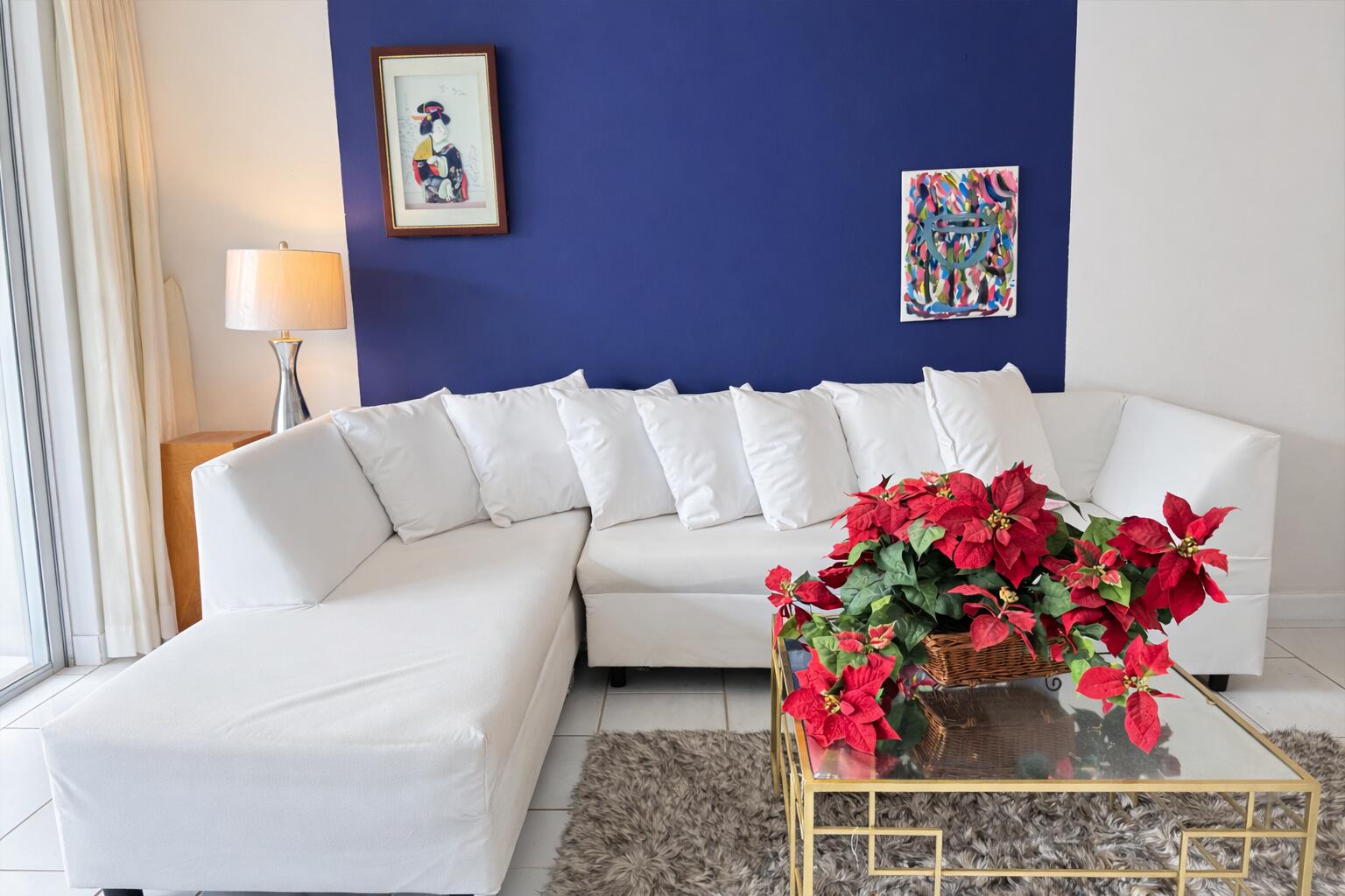 FIRST GULFSTREAM GARDEN - Residential