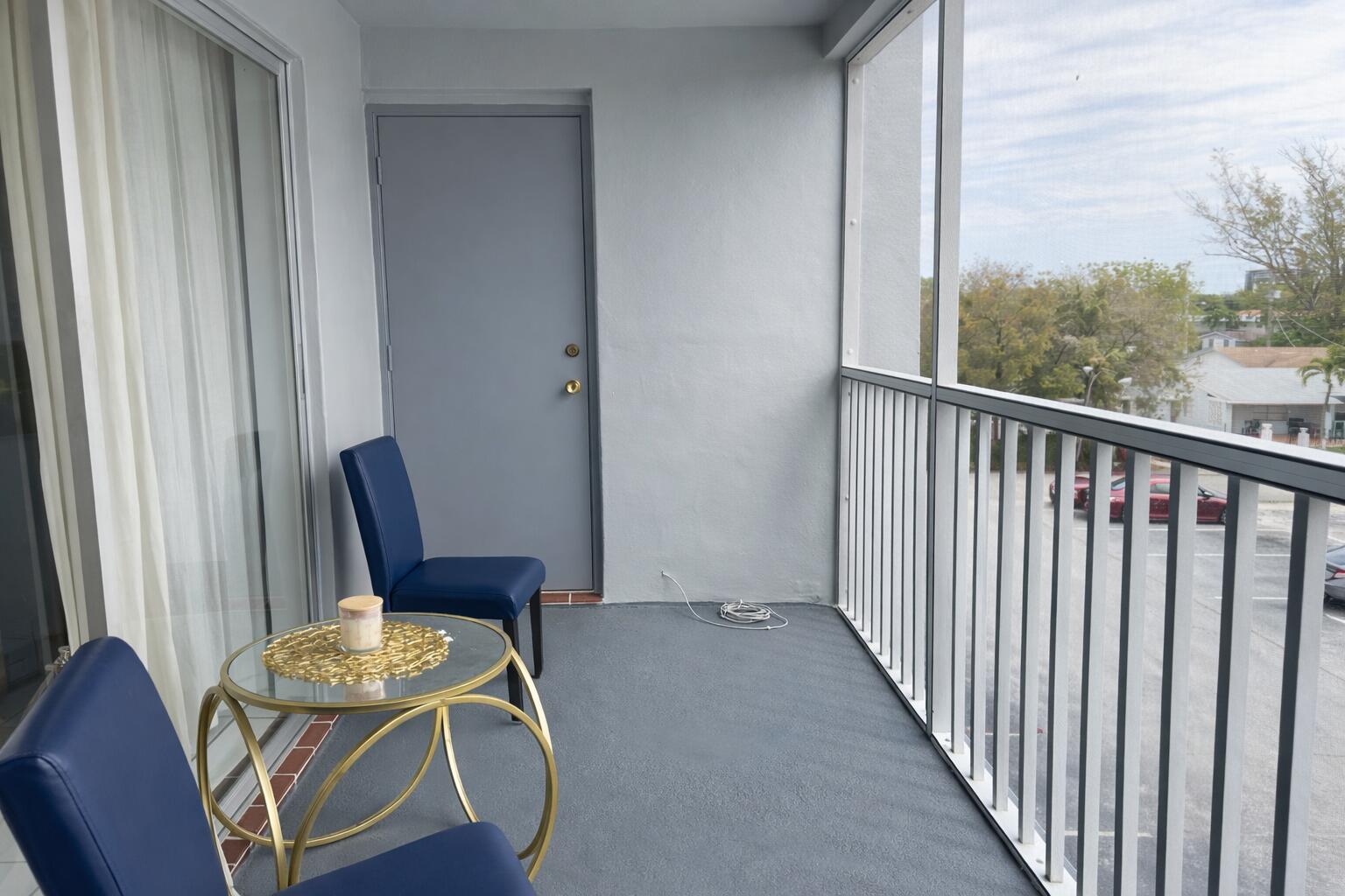 FIRST GULFSTREAM GARDEN - Residential