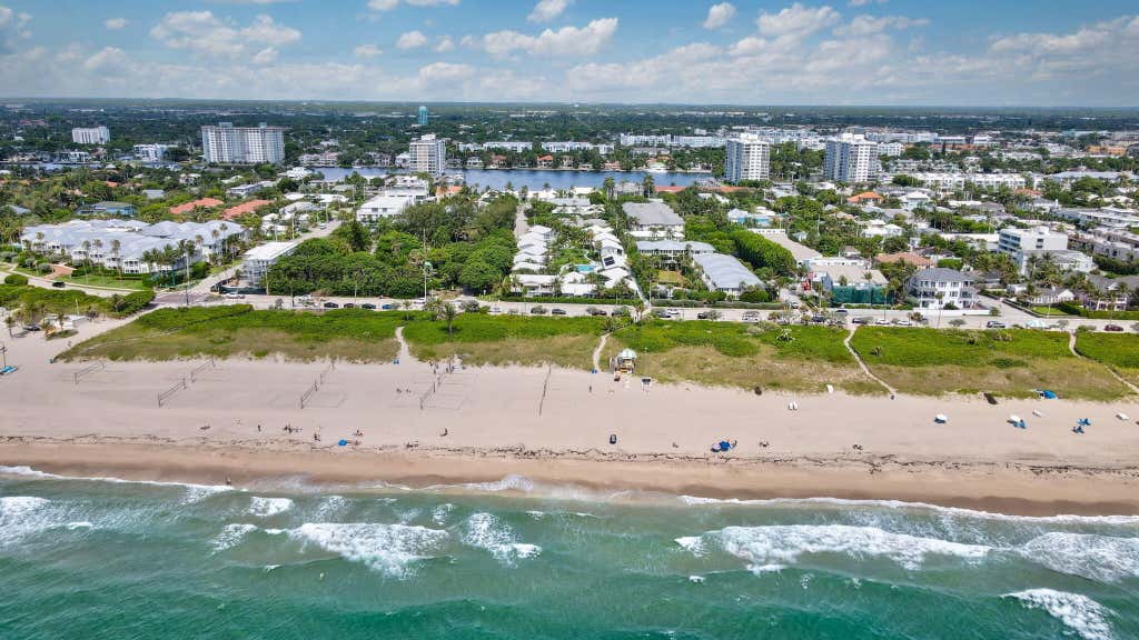 Photo of 320 S Ocean Boulevard #V-F, Delray Beach, FL 33483 (MLS # B26060416)