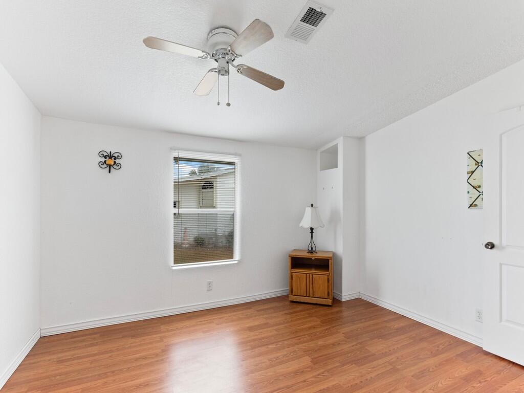 TROPICAL ISLES - Residential