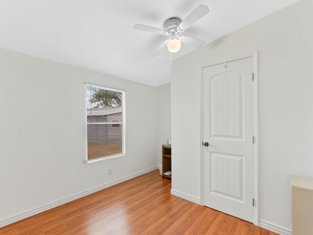 TROPICAL ISLES - Residential