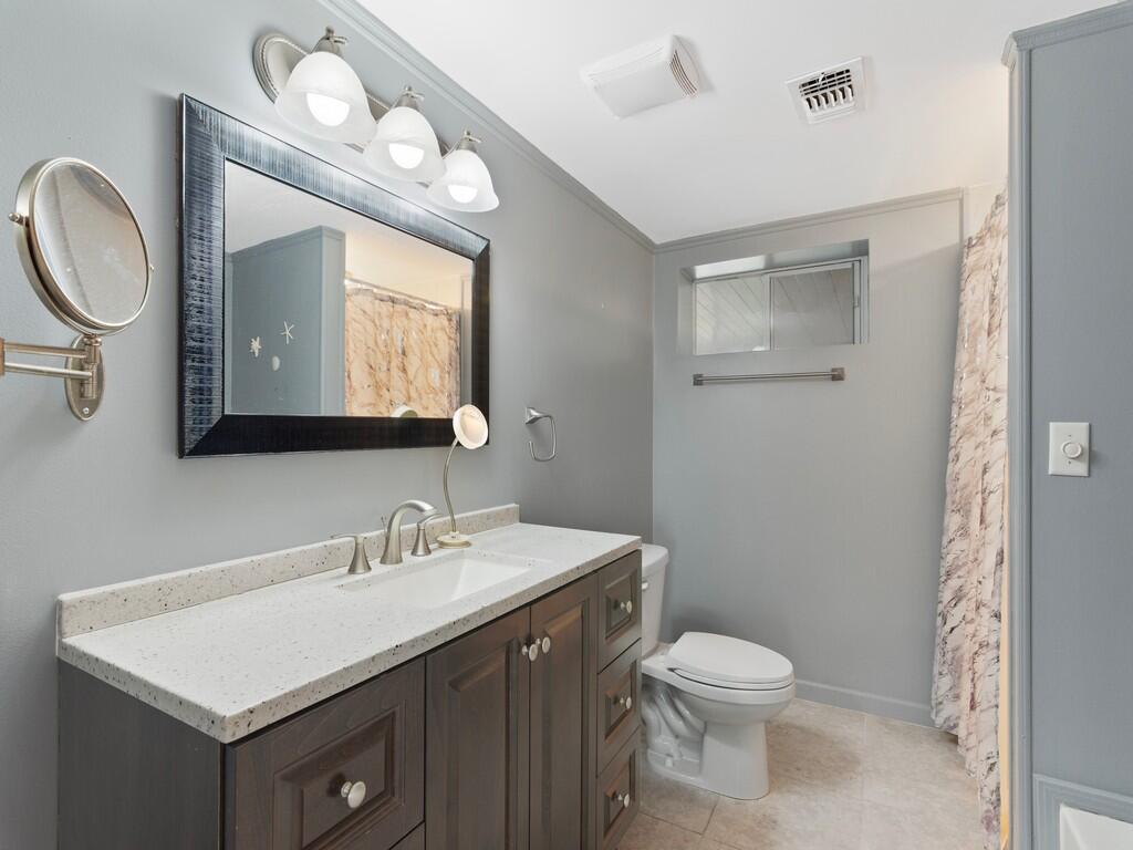 TROPICAL ISLES - Residential