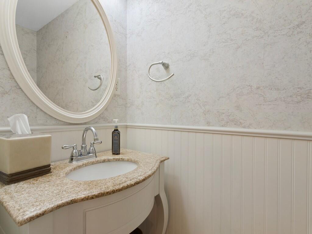 TROPICAL ISLES - Residential