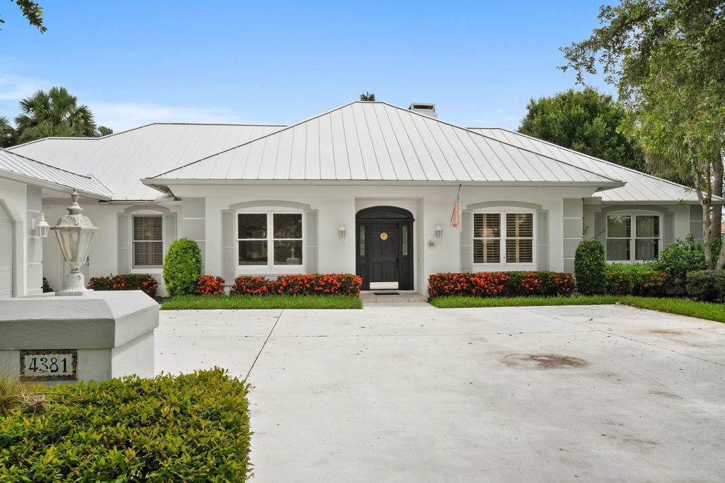 Photo of 4381 SW Parkgate Boulevard, Palm City, FL 34990 (MLS # B26015261)