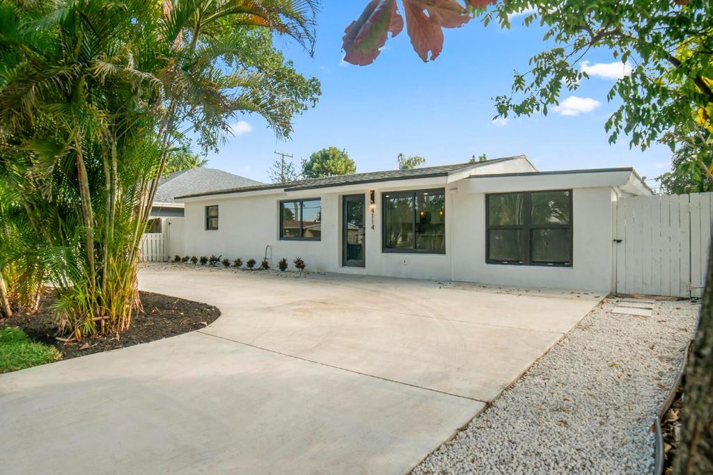 Photo of 4114 SW 49th Court, Dania Beach, FL 33314 (MLS # R11152454)