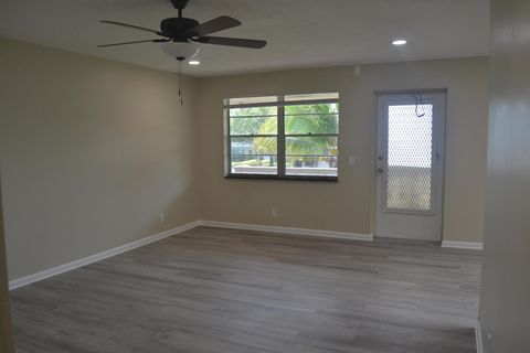 Condominium in West Palm Beach FL 101 Windsor 3.jpg