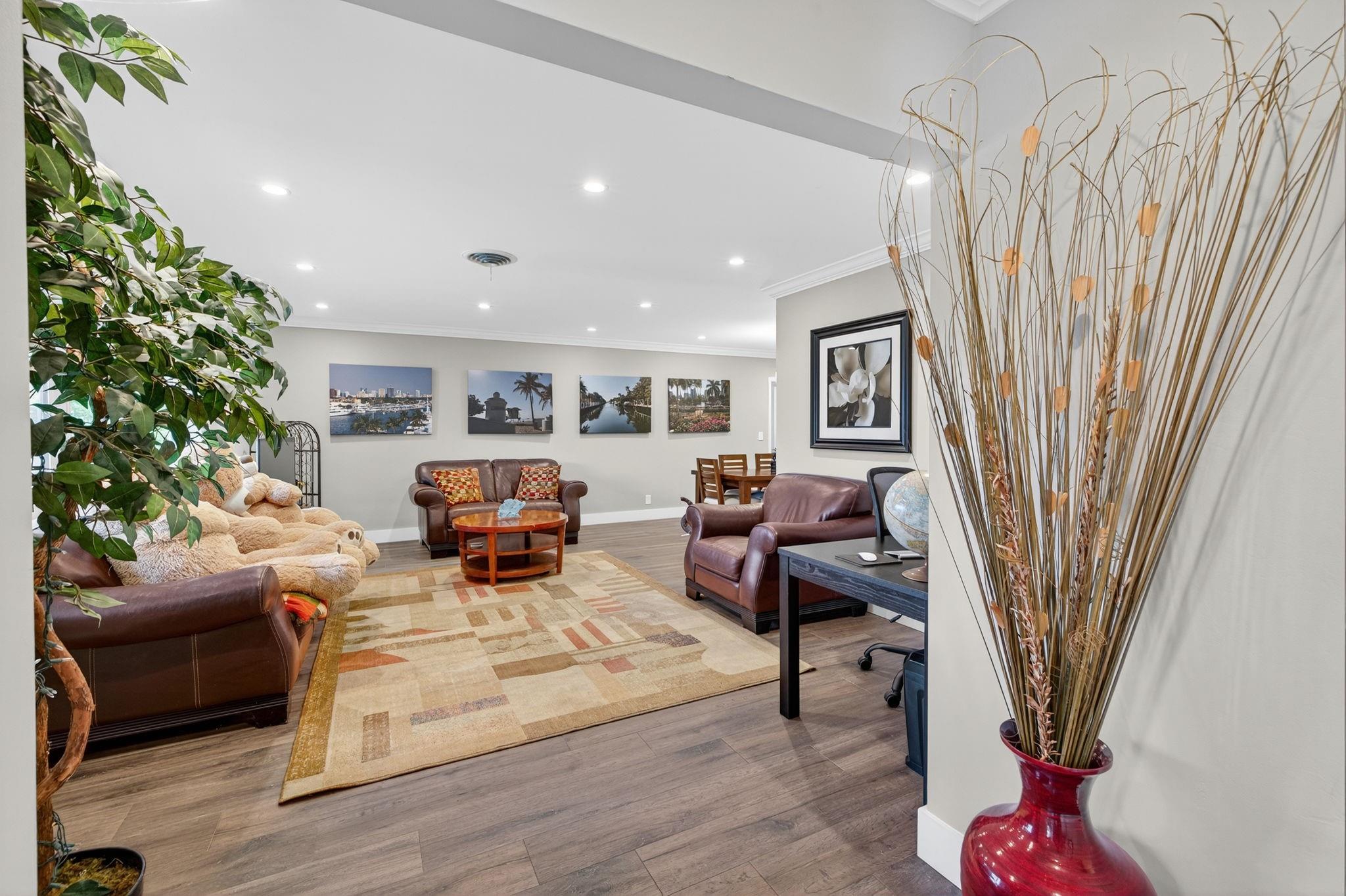 380 NW 35th Ct