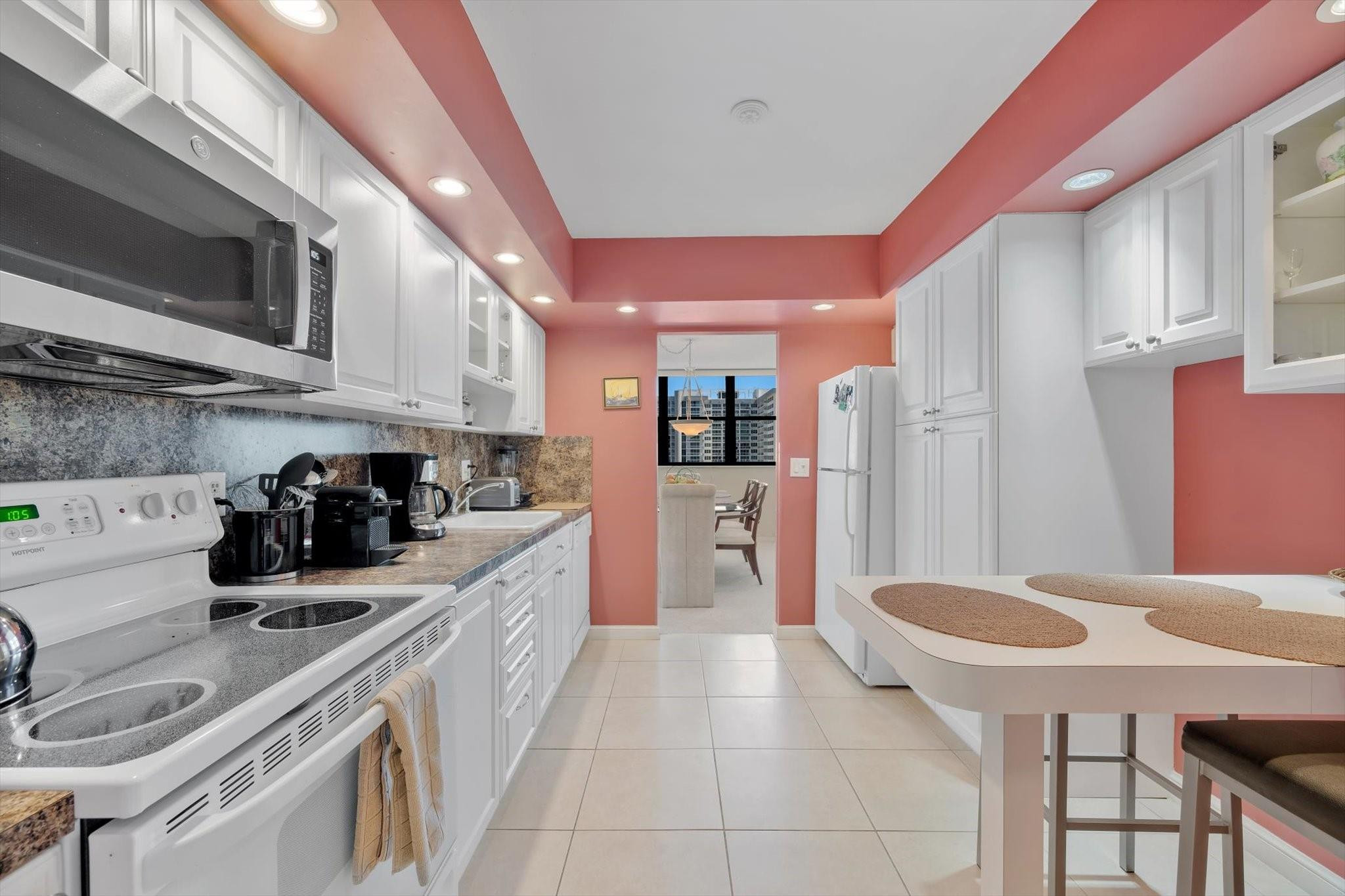 AVANT GARDE - Residential