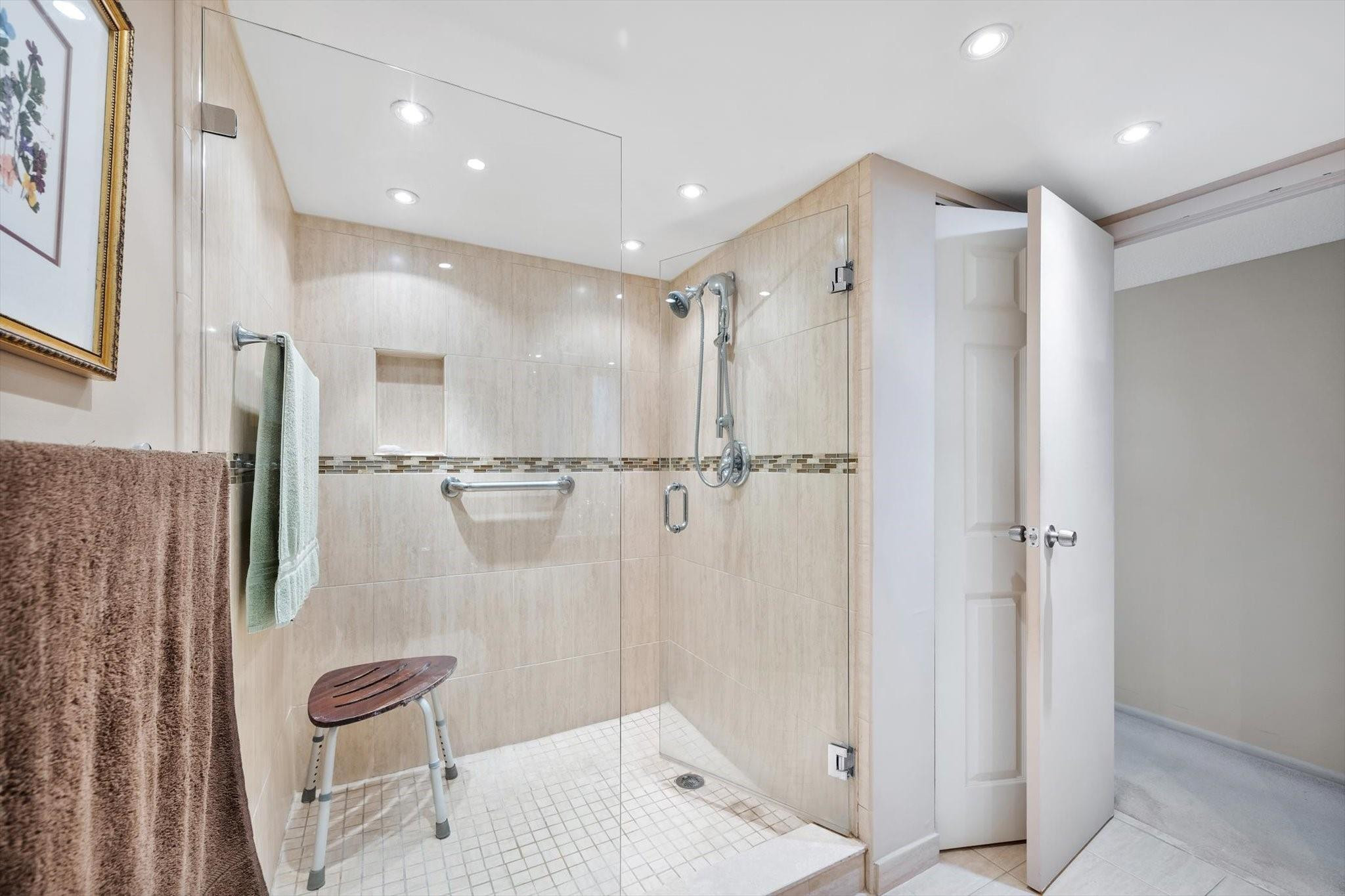 AVANT GARDE - Residential