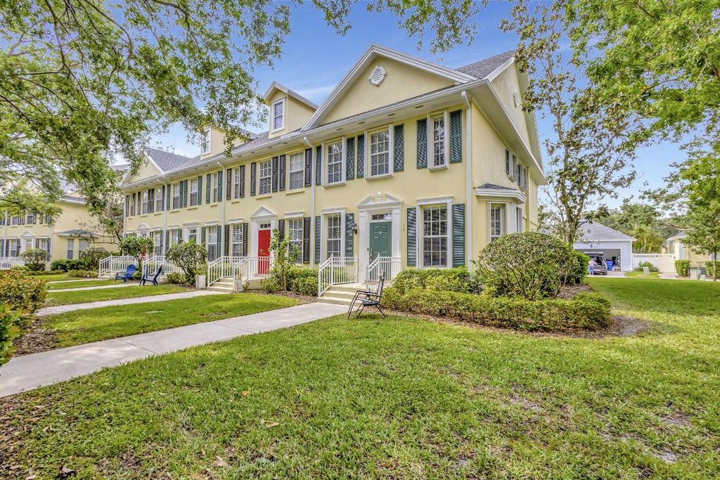 Photo of 140 Redwood Drive, Jupiter, FL 33458 (MLS # R10977846)