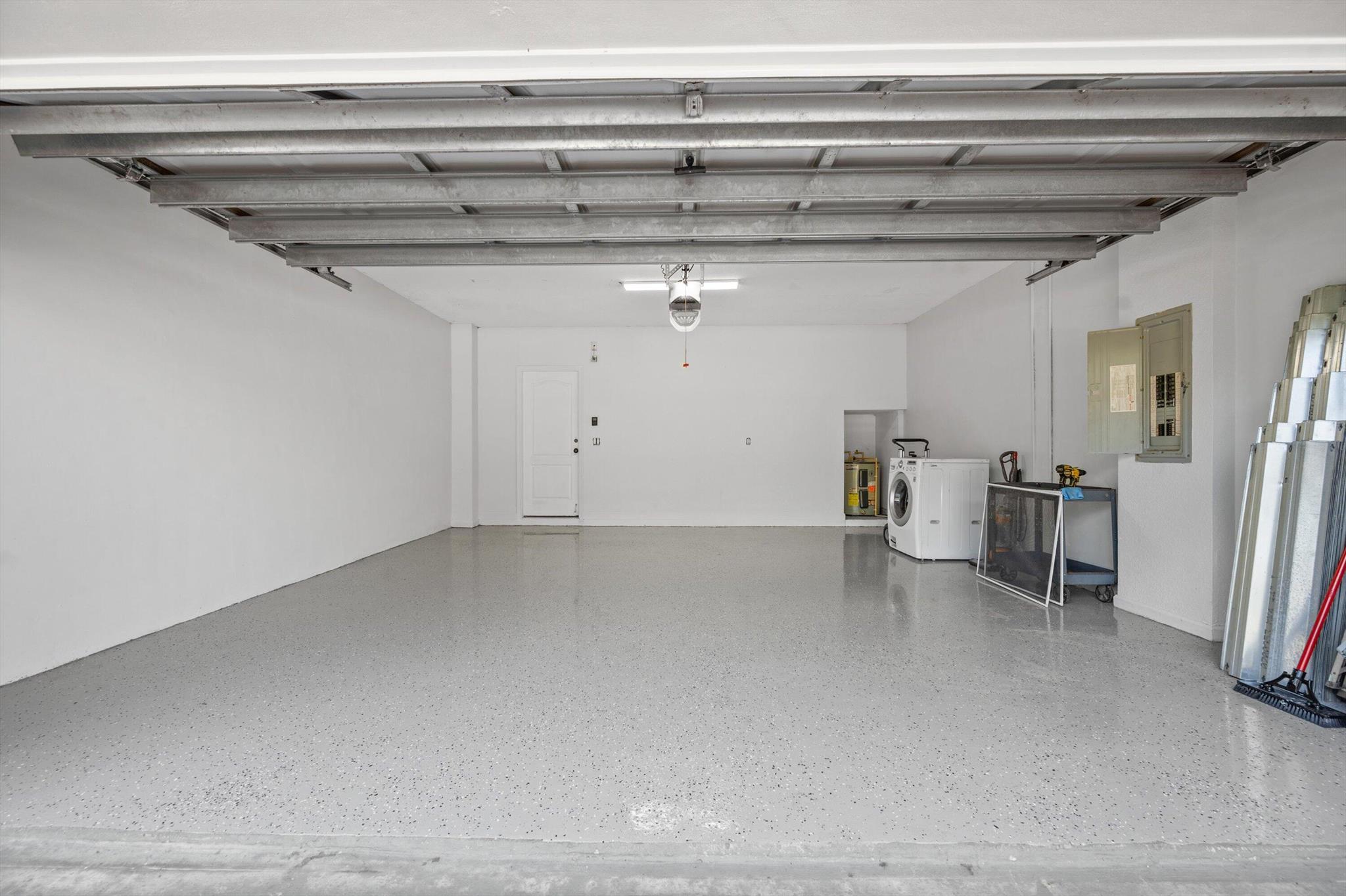 VERONA PALMS - Residential Lease