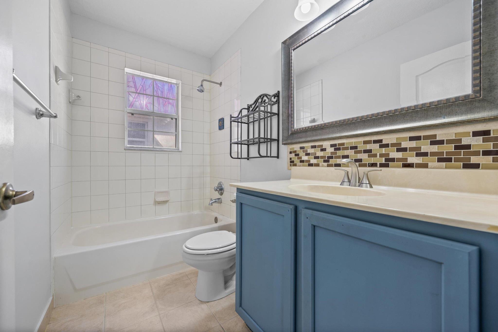 VERONA PALMS - Residential Lease