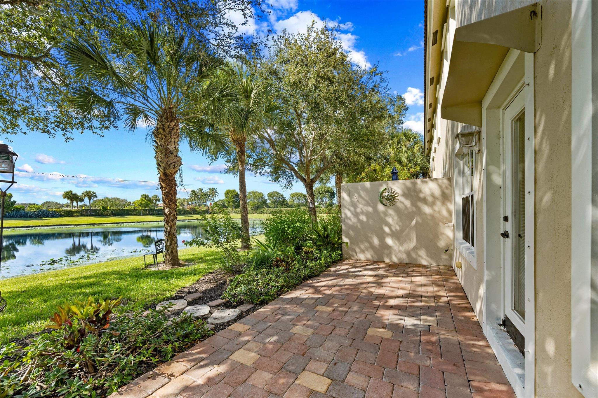 VERONA PALMS - Residential Lease