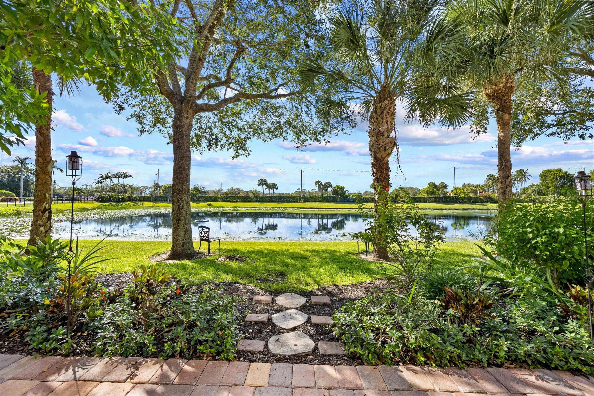 VERONA PALMS - Residential Lease