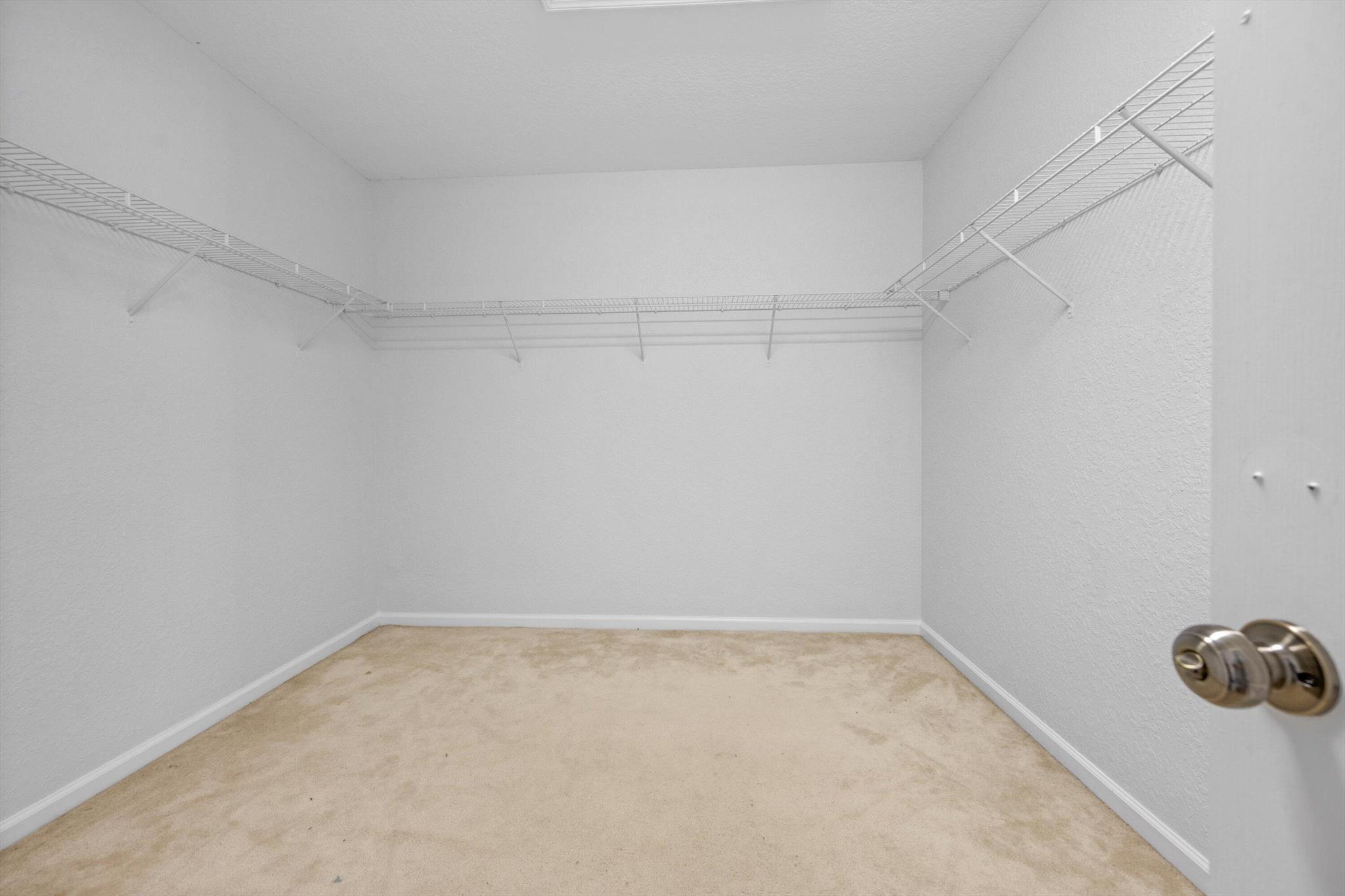 VERONA PALMS - Residential Lease