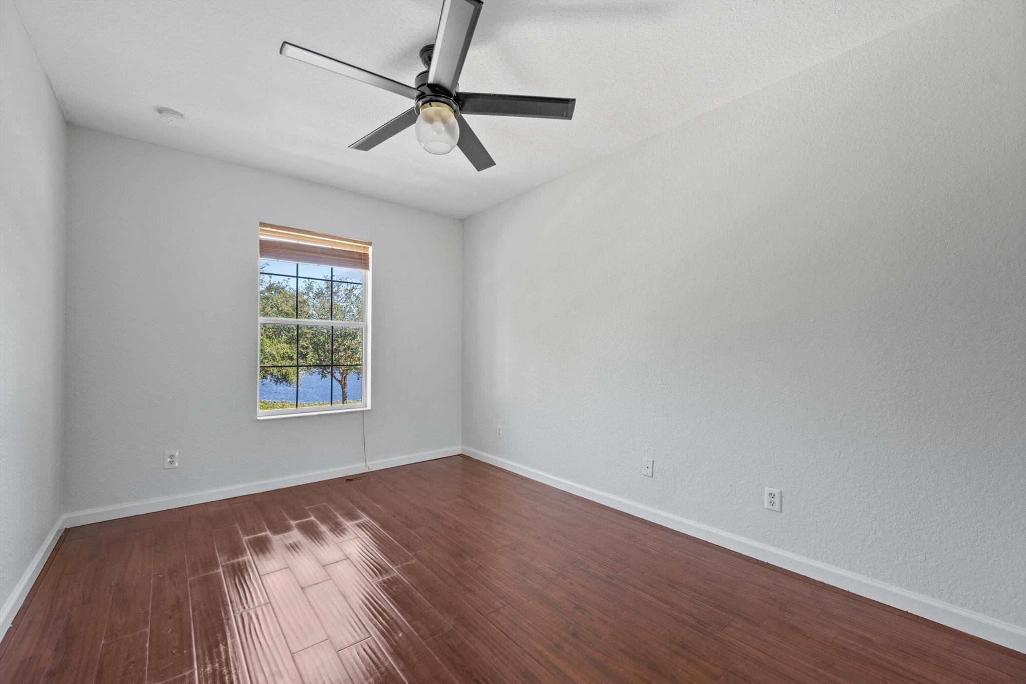 VERONA PALMS - Residential Lease