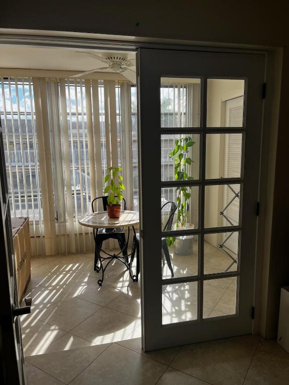 VILLAGE ROYALE CONDO 7 - Residential