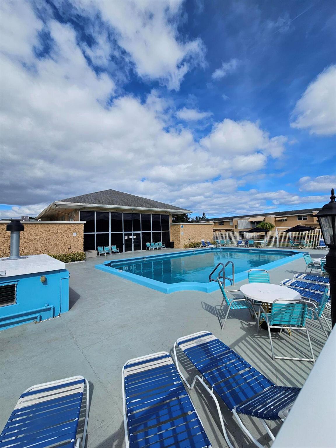 VILLAGE ROYALE CONDO 7 - Residential