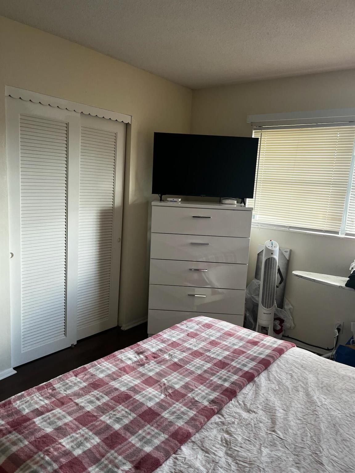 VILLAGE ROYALE CONDO 7 - Residential