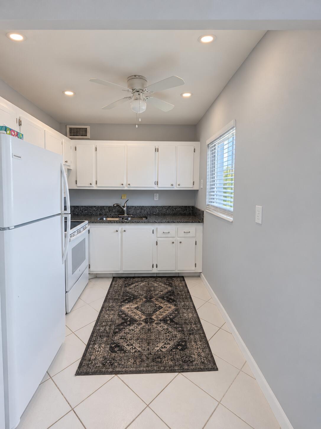100 KINGSWOOD E