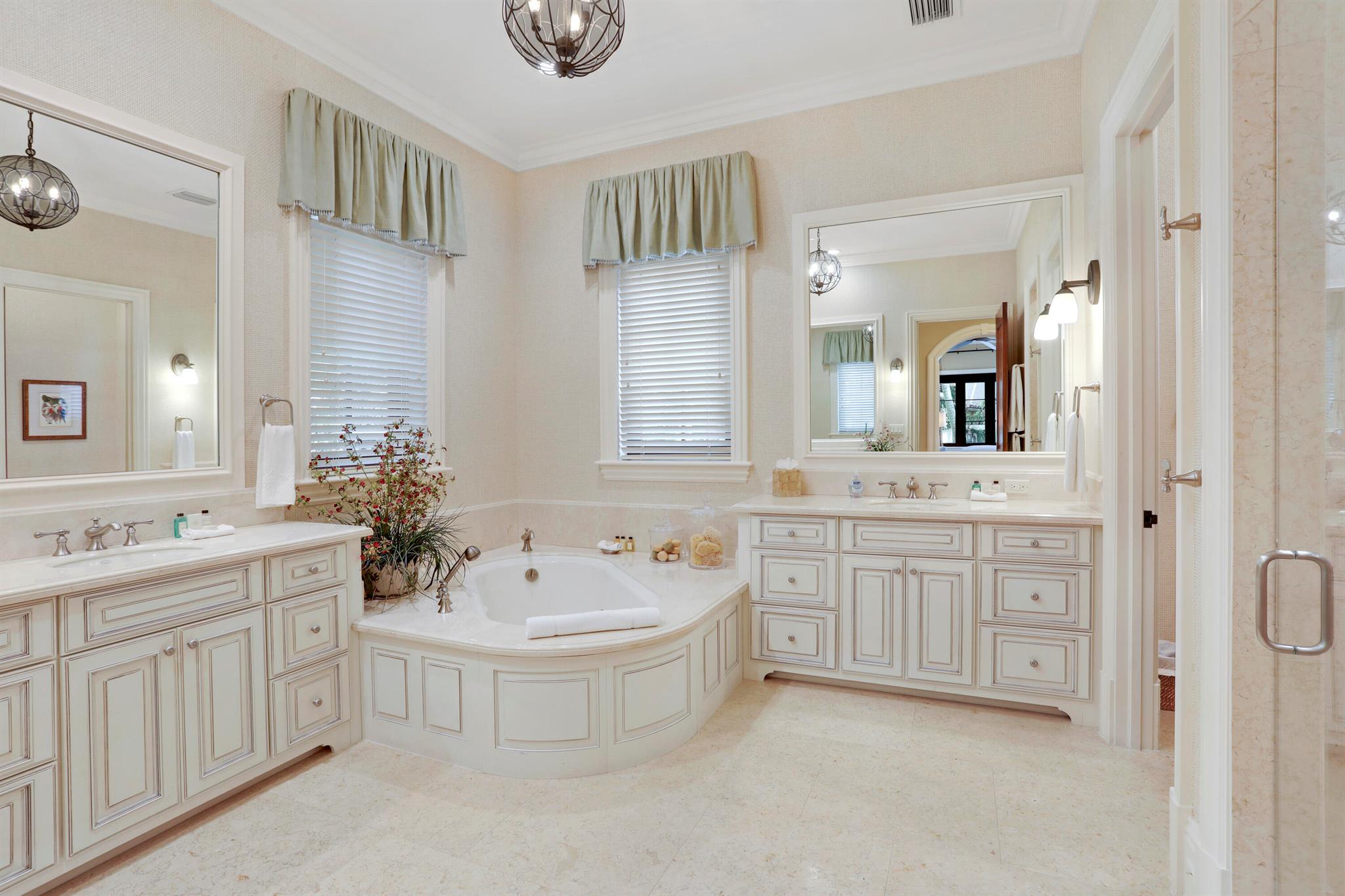 BEARS CLUB VILLAS CONDOMI - Residential