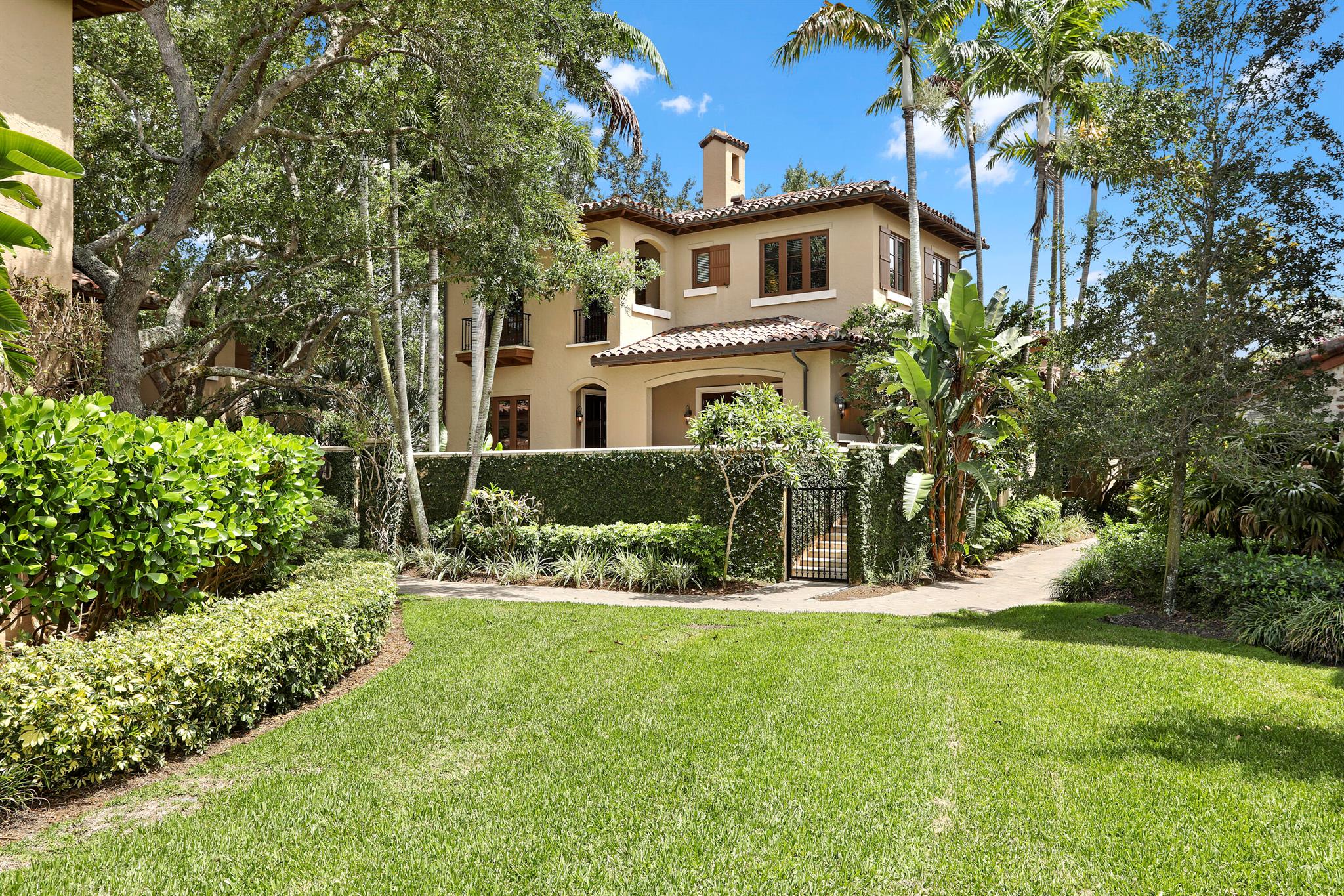 BEARS CLUB VILLAS CONDOMI - Residential