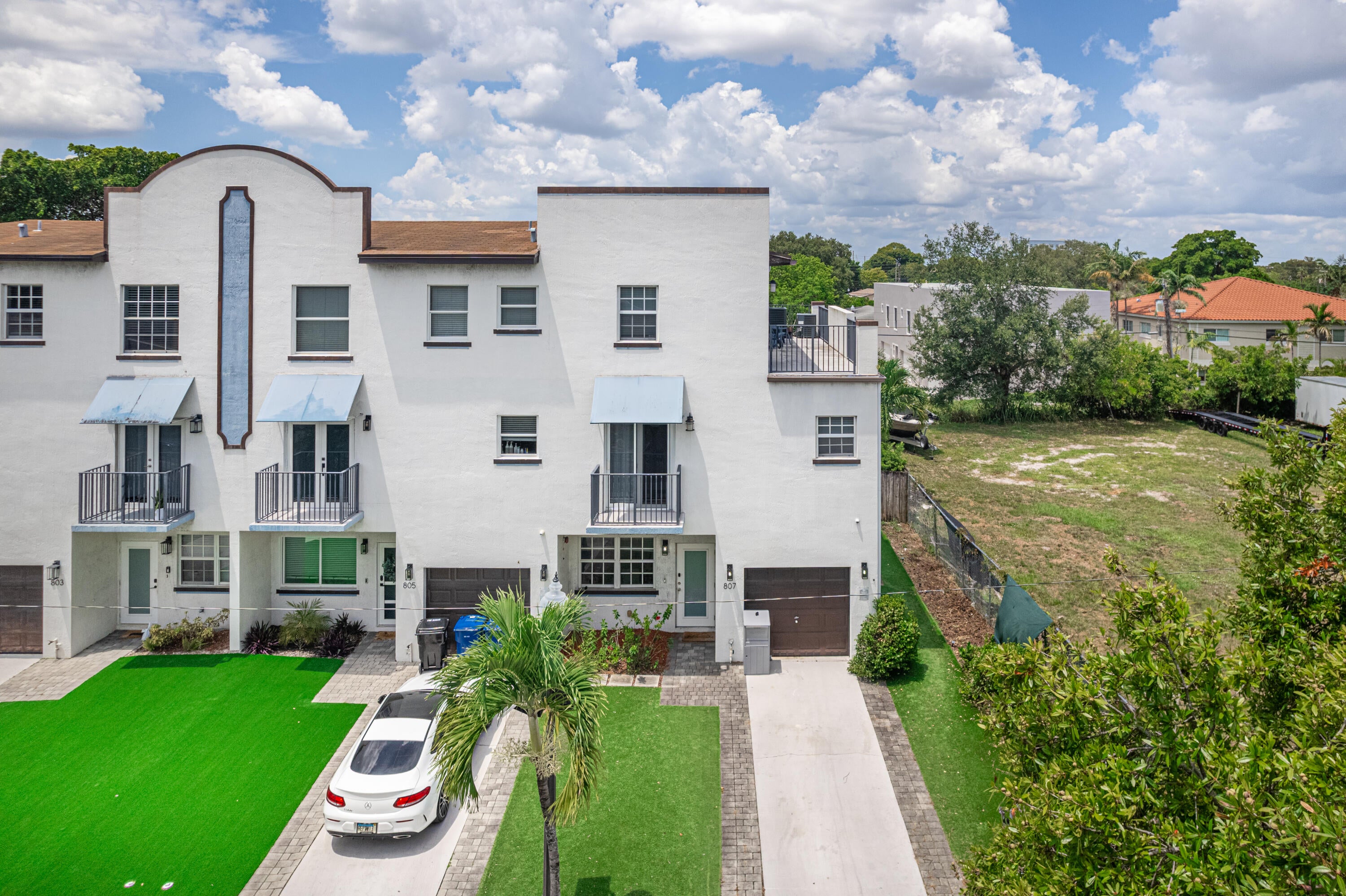 807 NW 1ST Avenue