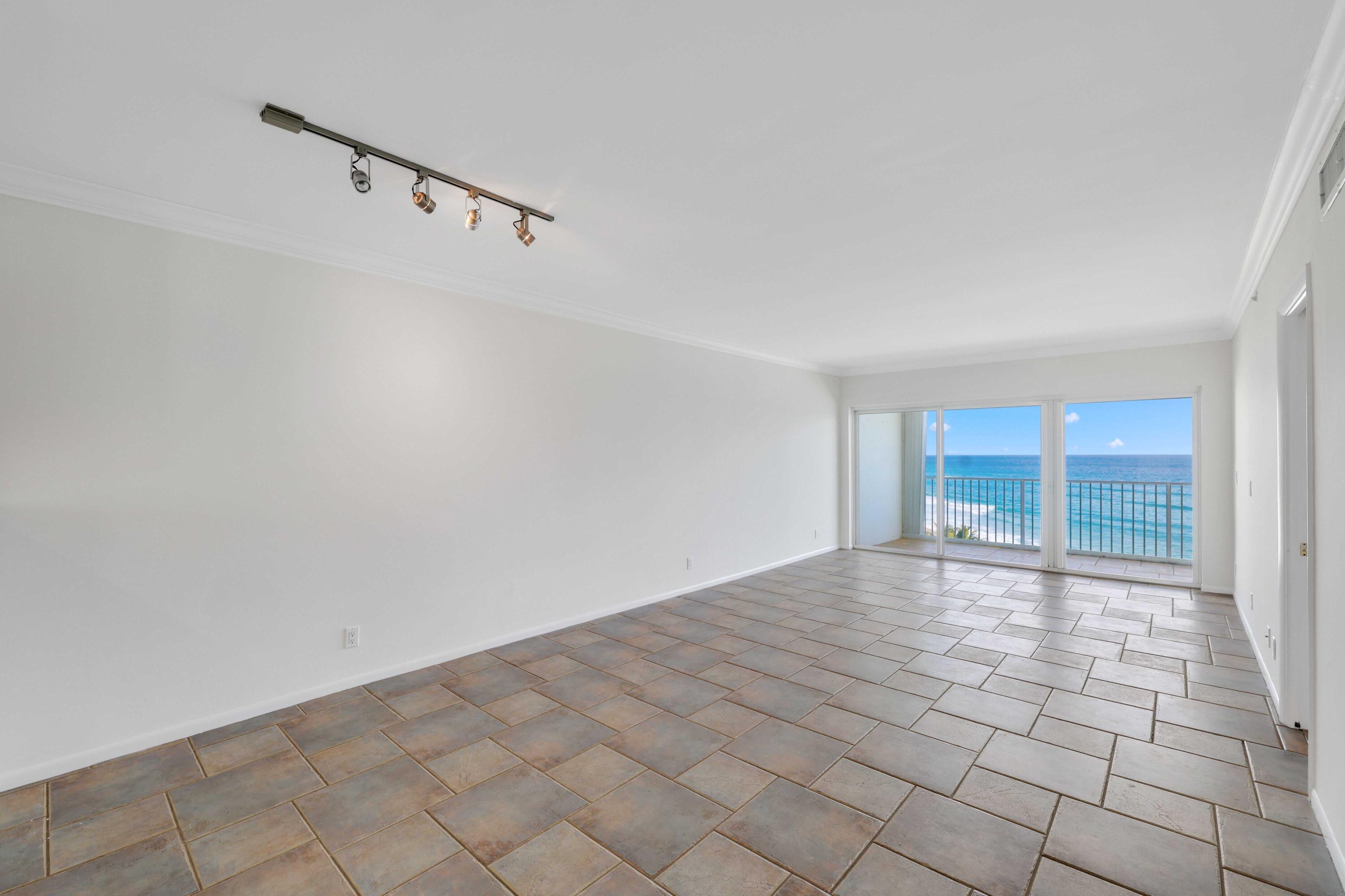 PENTHOUSE TOWERS CONDO - Residential