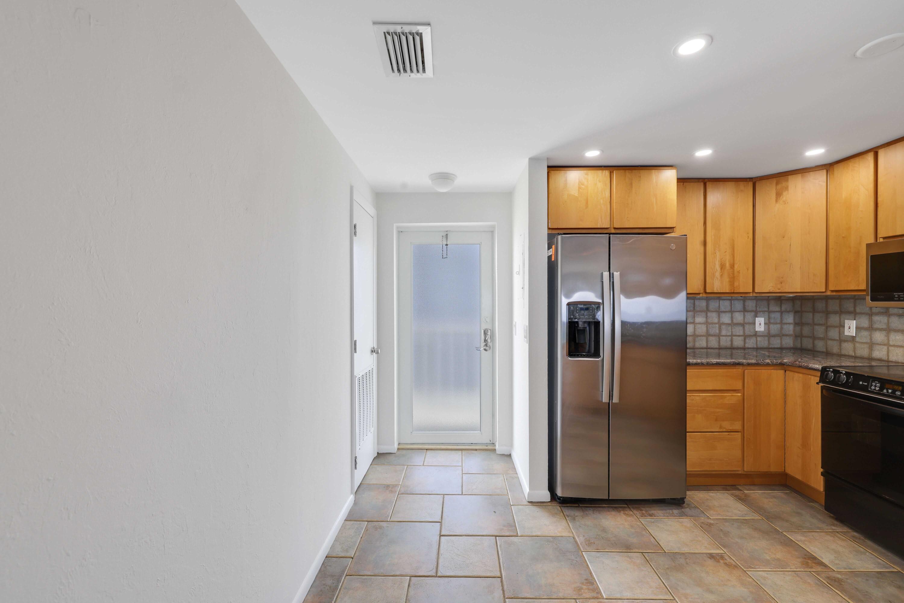 PENTHOUSE TOWERS CONDO - Residential