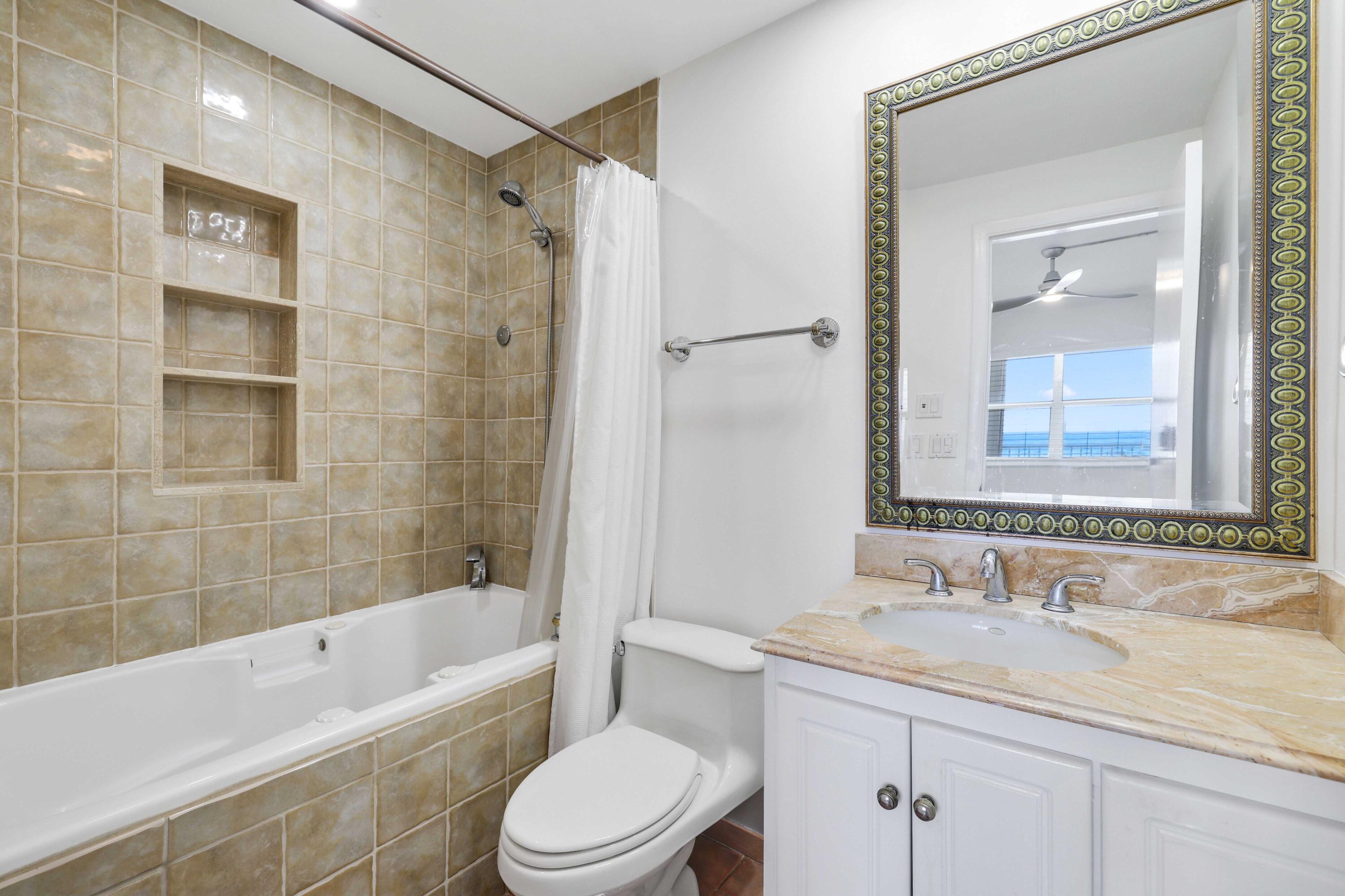 PENTHOUSE TOWERS CONDO - Residential