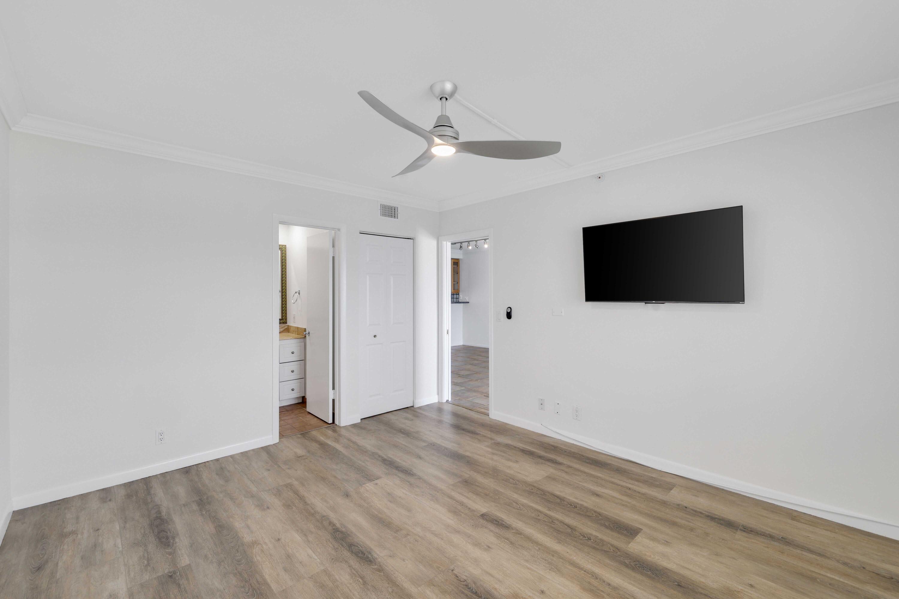 PENTHOUSE TOWERS CONDO - Residential