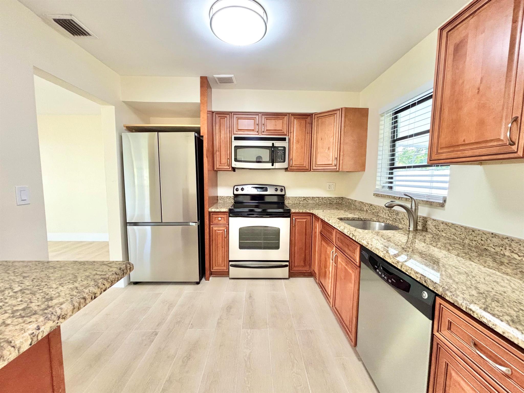 WINFIELD PARK - Residential Lease