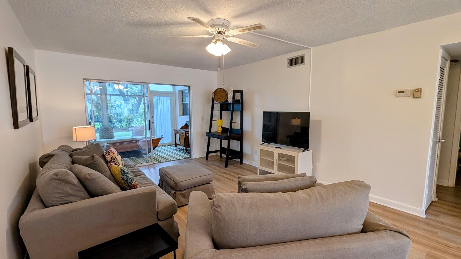 KINGSWOOD CONDO - Residential