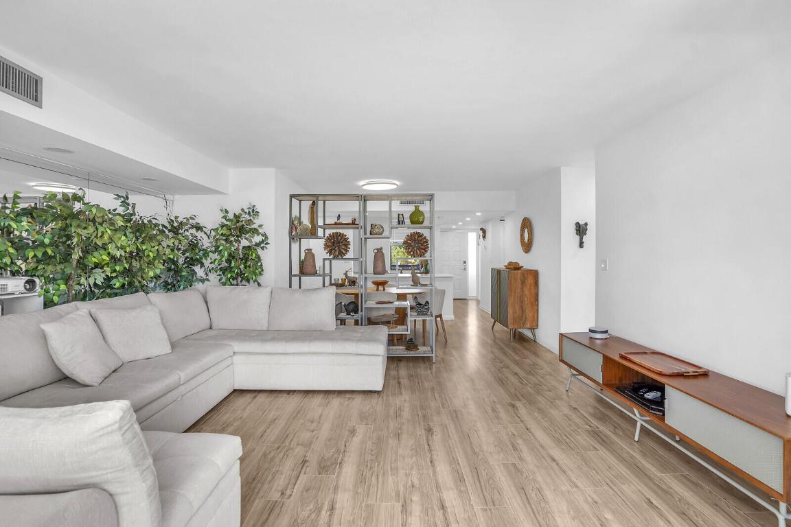 4133 S Carambola Circle S G305