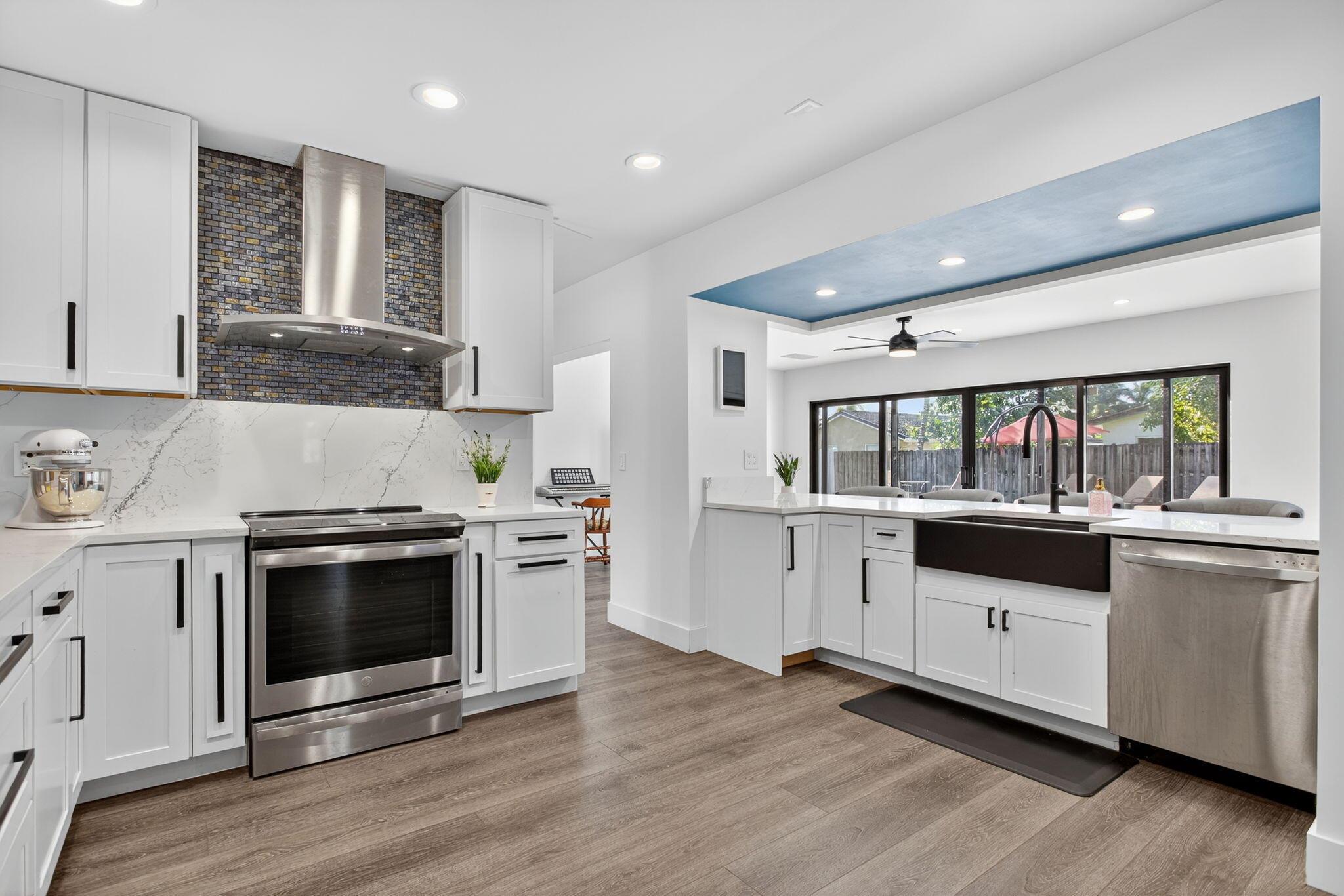 CORAL SPRINGS COUNTRY CLU - Residential