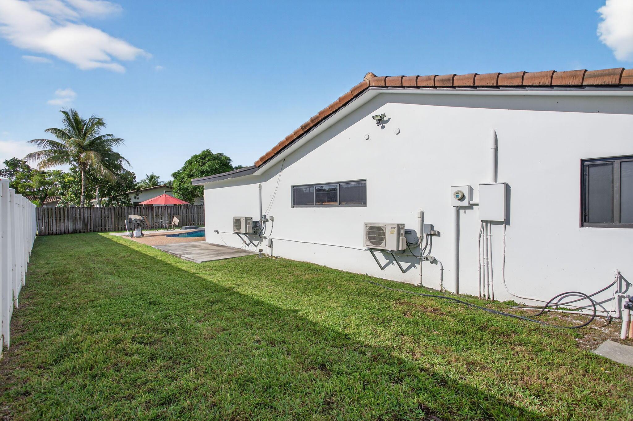 CORAL SPRINGS COUNTRY CLU - Residential