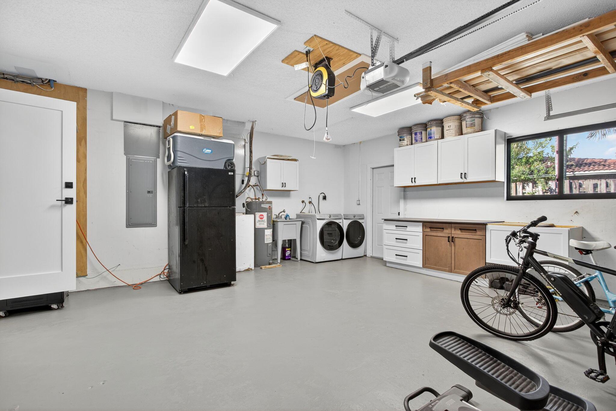 CORAL SPRINGS COUNTRY CLU - Residential