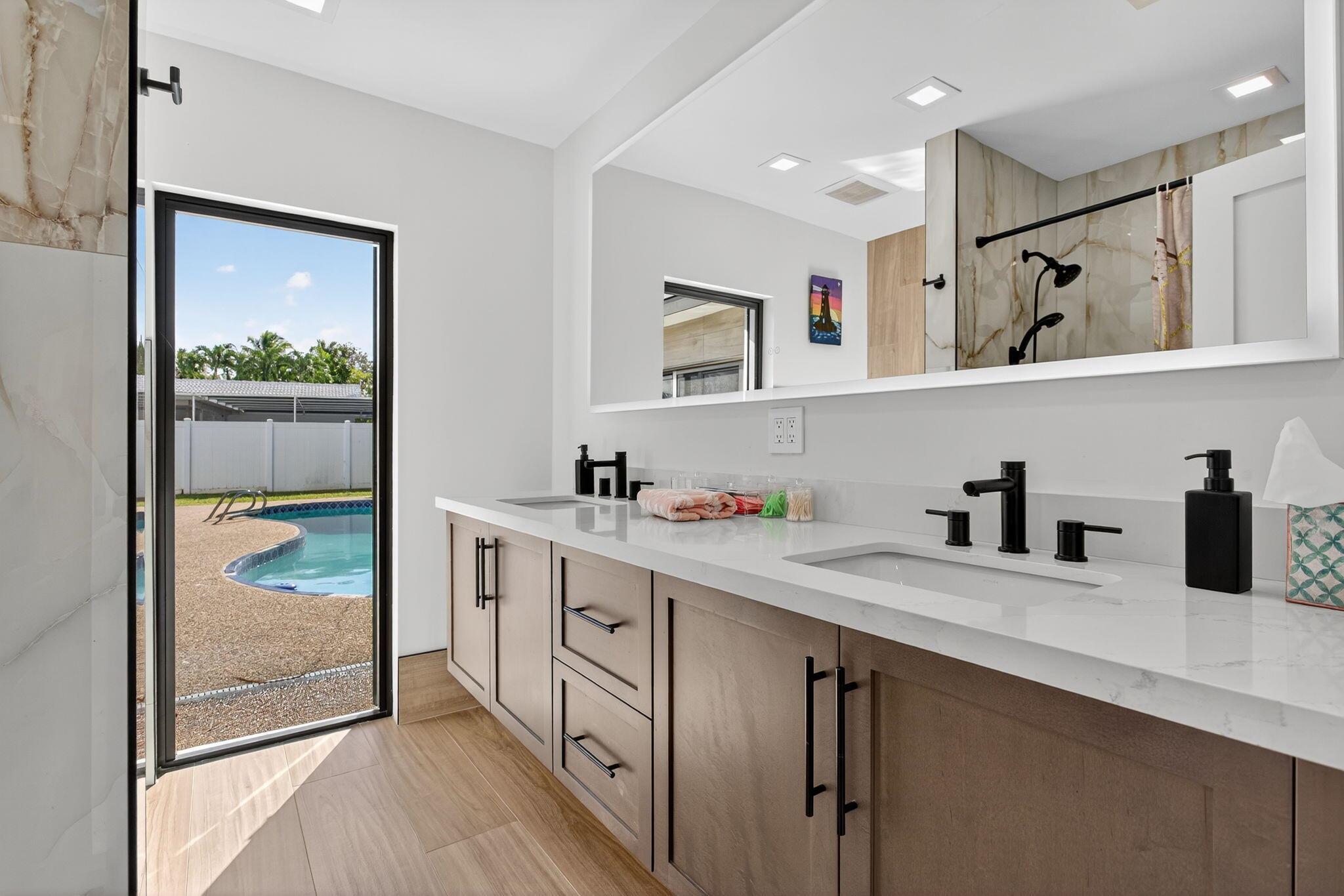 CORAL SPRINGS COUNTRY CLU - Residential