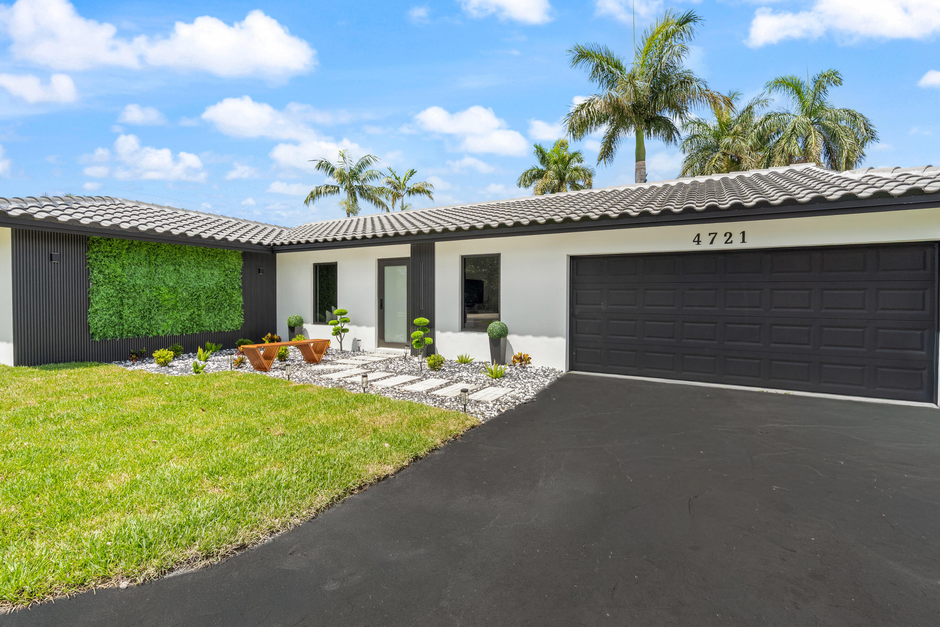 4721 Bayview Drive