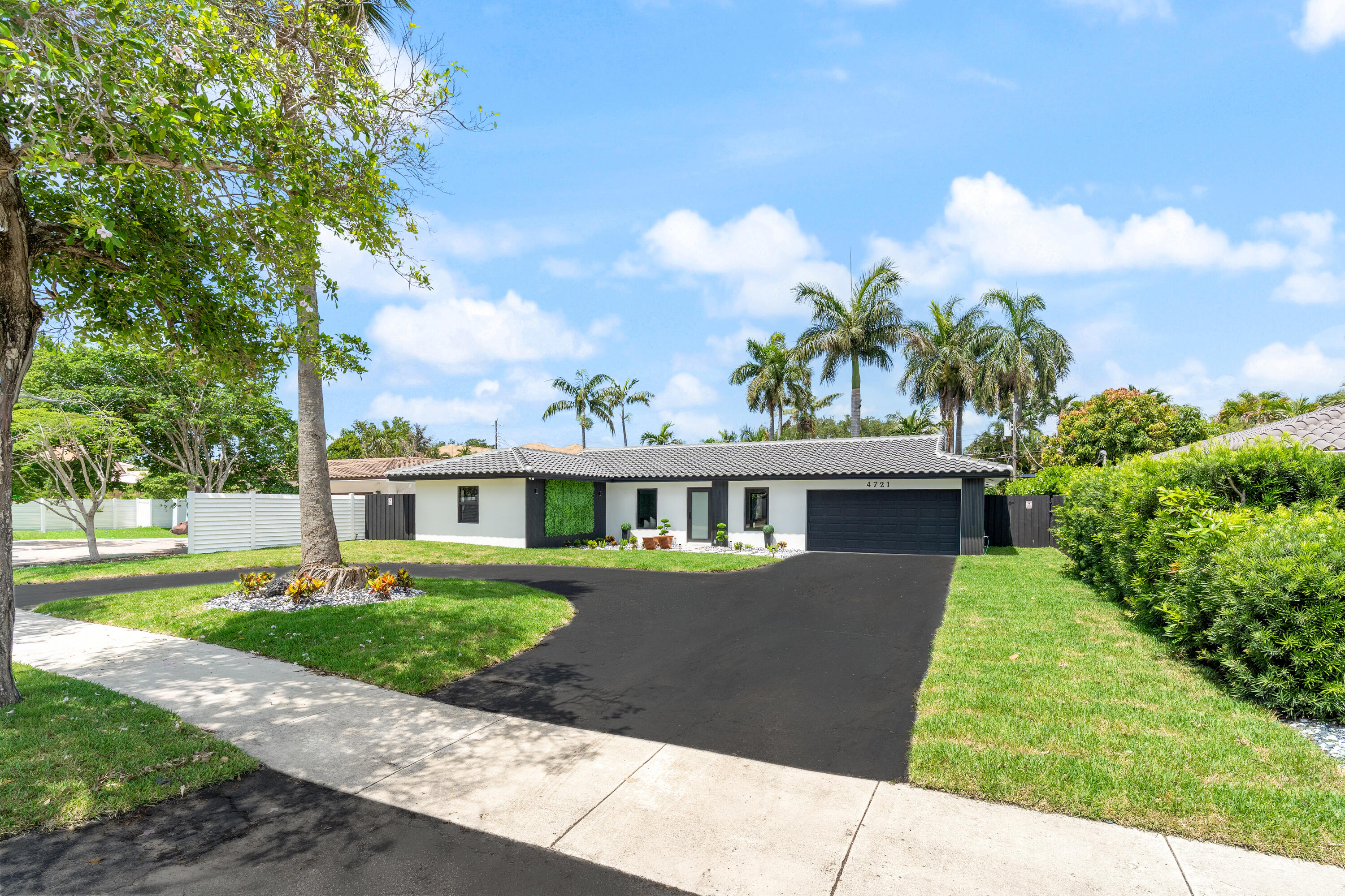 4721 Bayview Drive