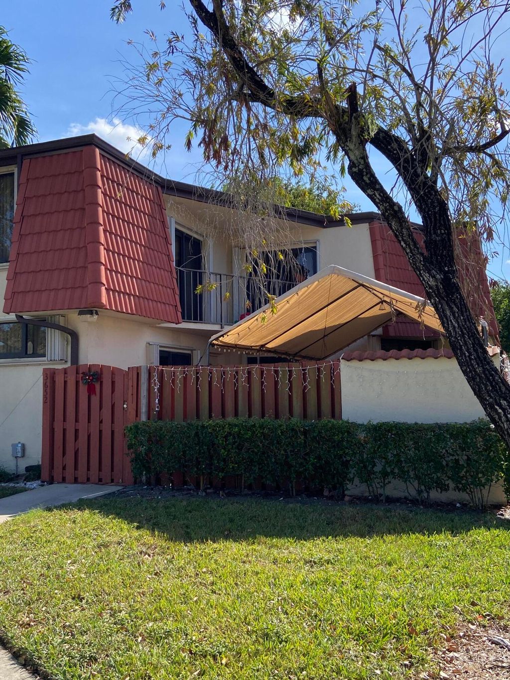 Photo of 3652 Victoria Drive #3652, West Palm Beach, FL 33406 (MLS # R11043138)